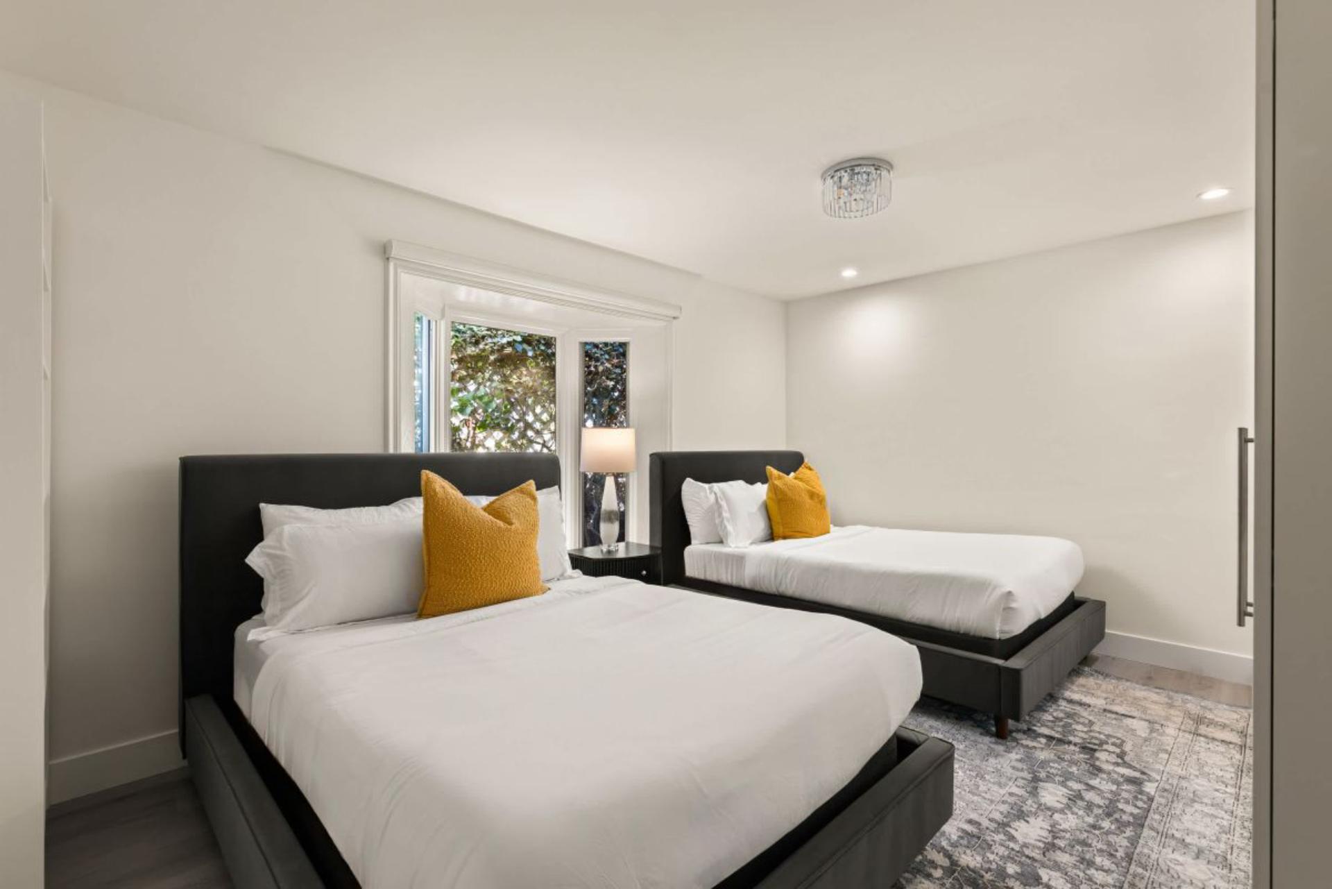 La Jolla Luxe Shores Retreat | Photo 26