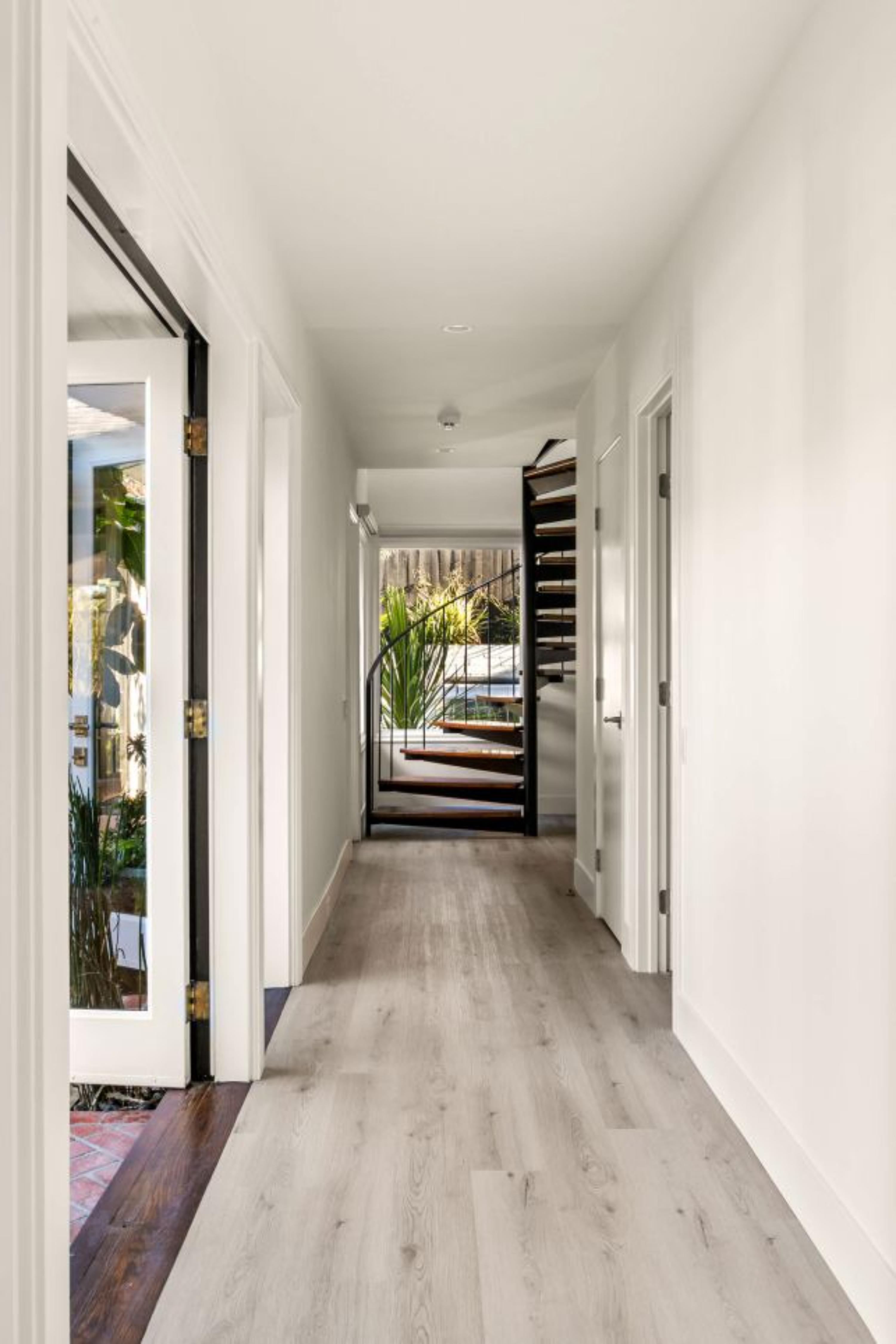 La Jolla Luxe Shores Retreat | Photo 18