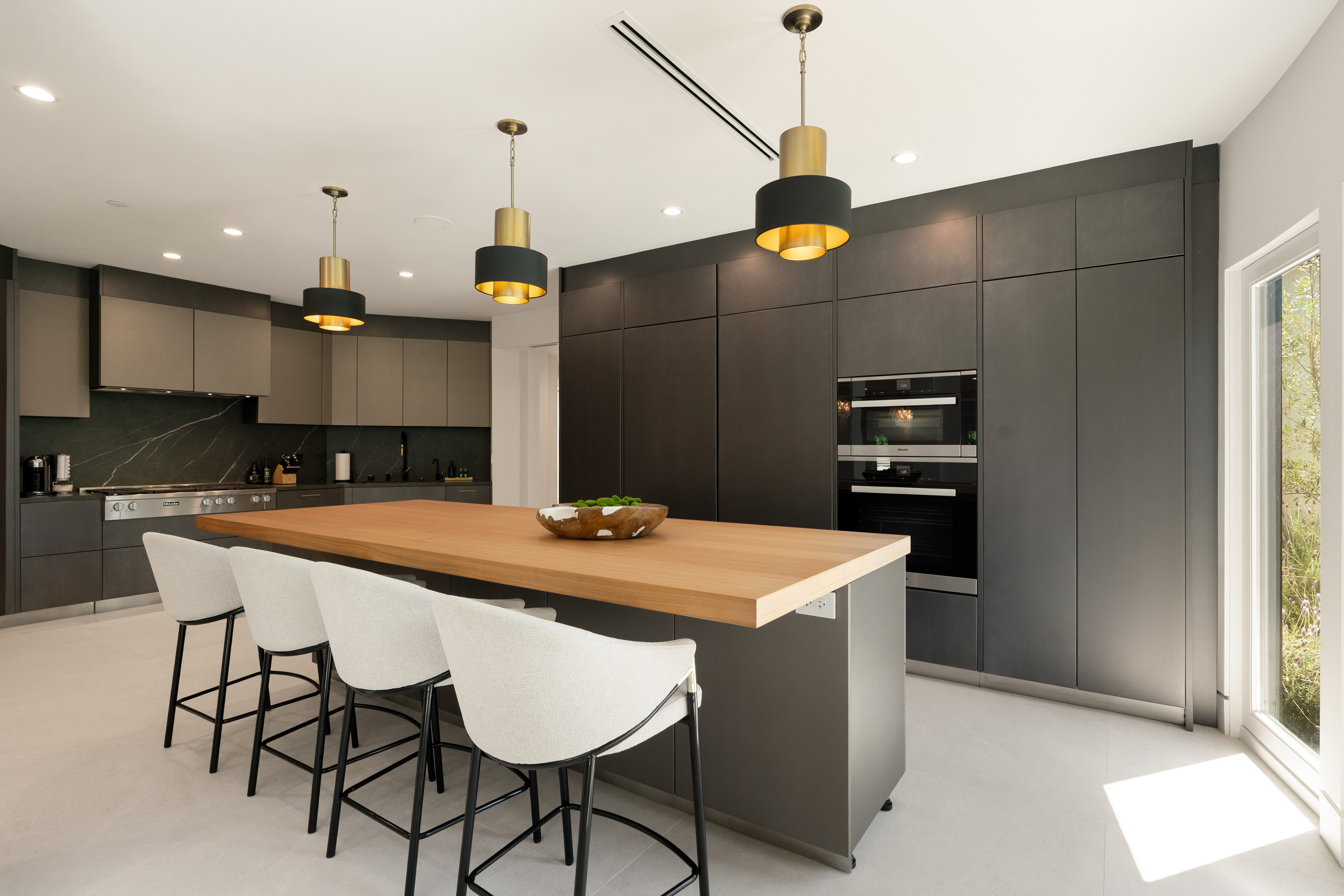 Noble Crest | Photo 21