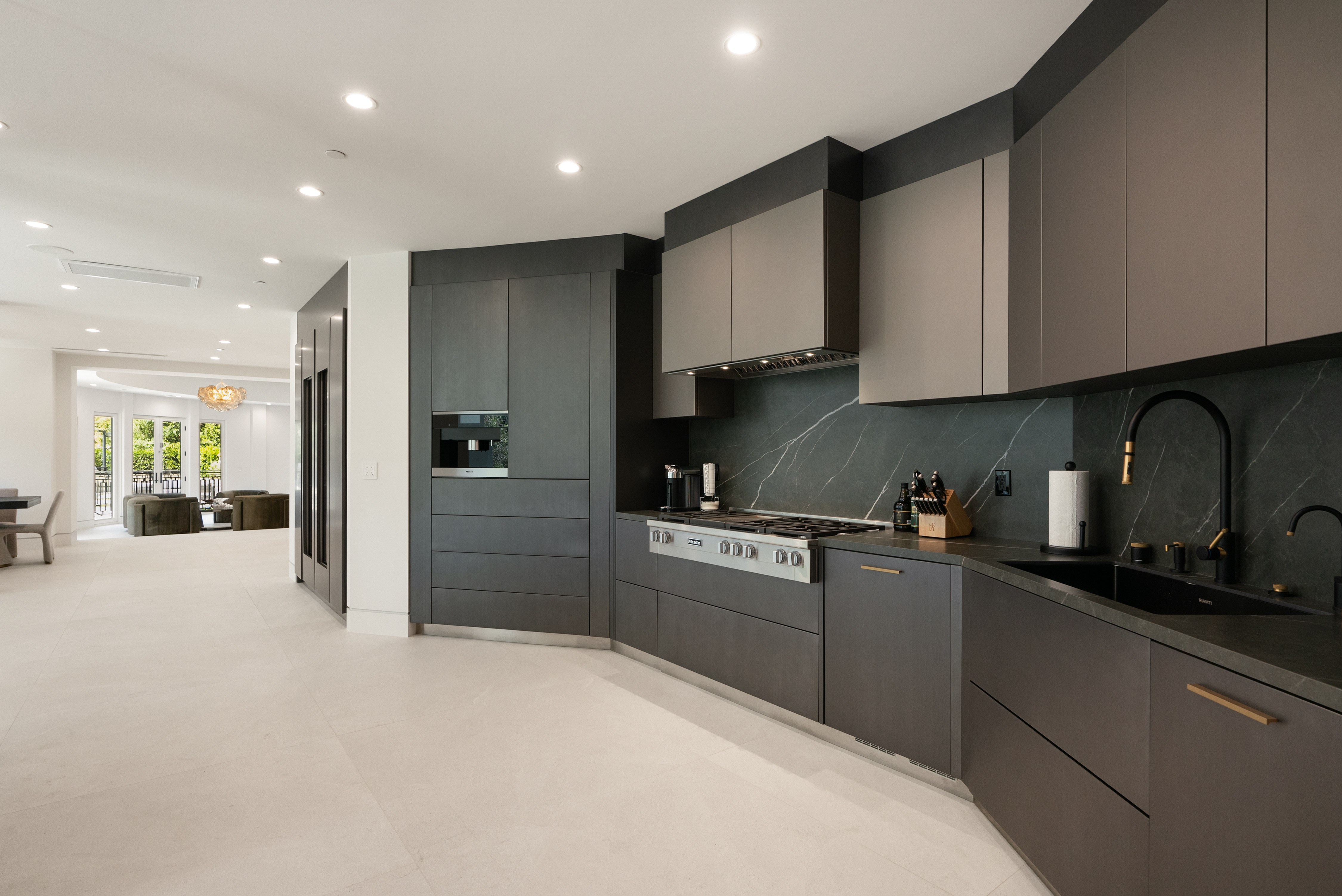 Noble Crest | Photo 24