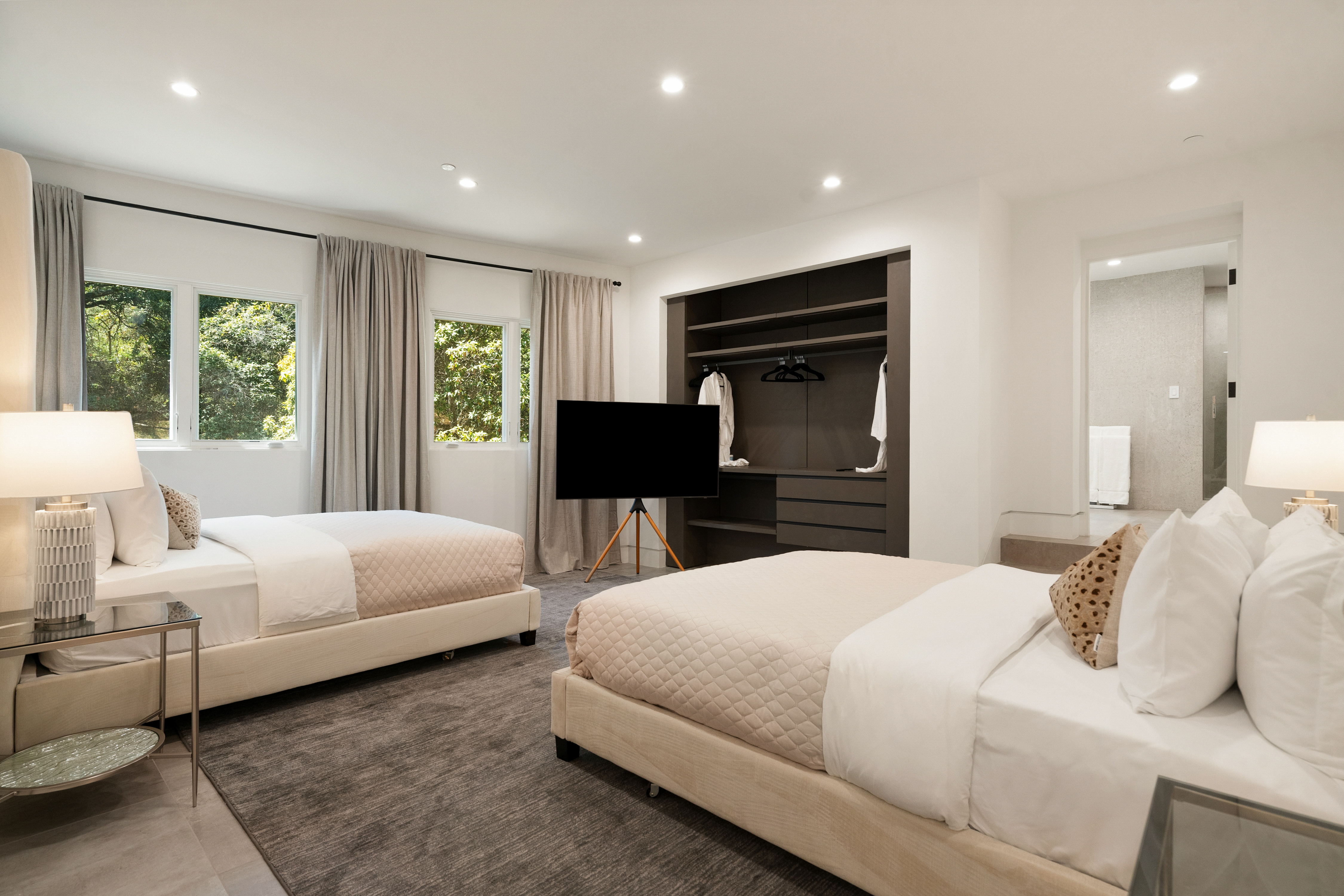 Noble Crest | Photo 50