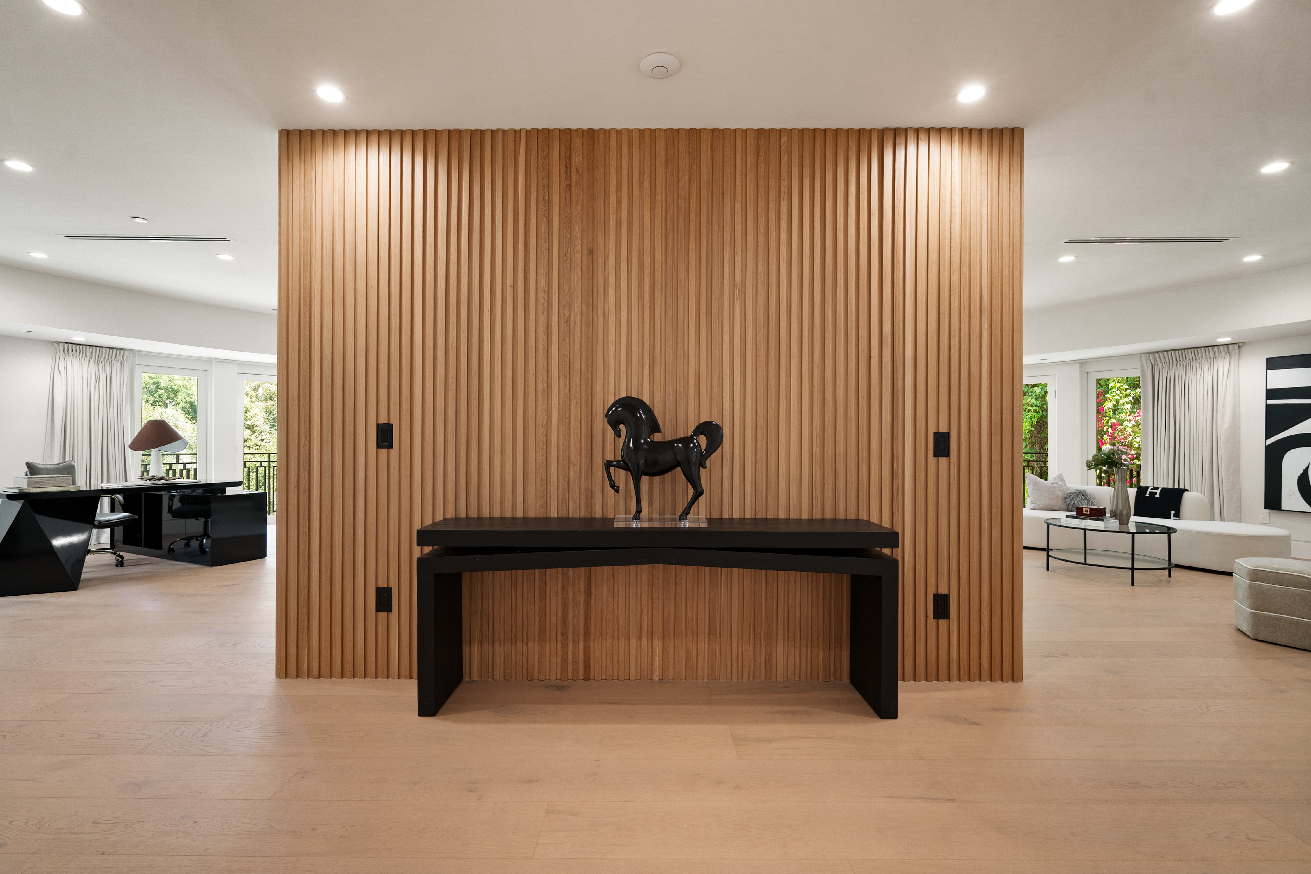 Noble Crest | Photo 8