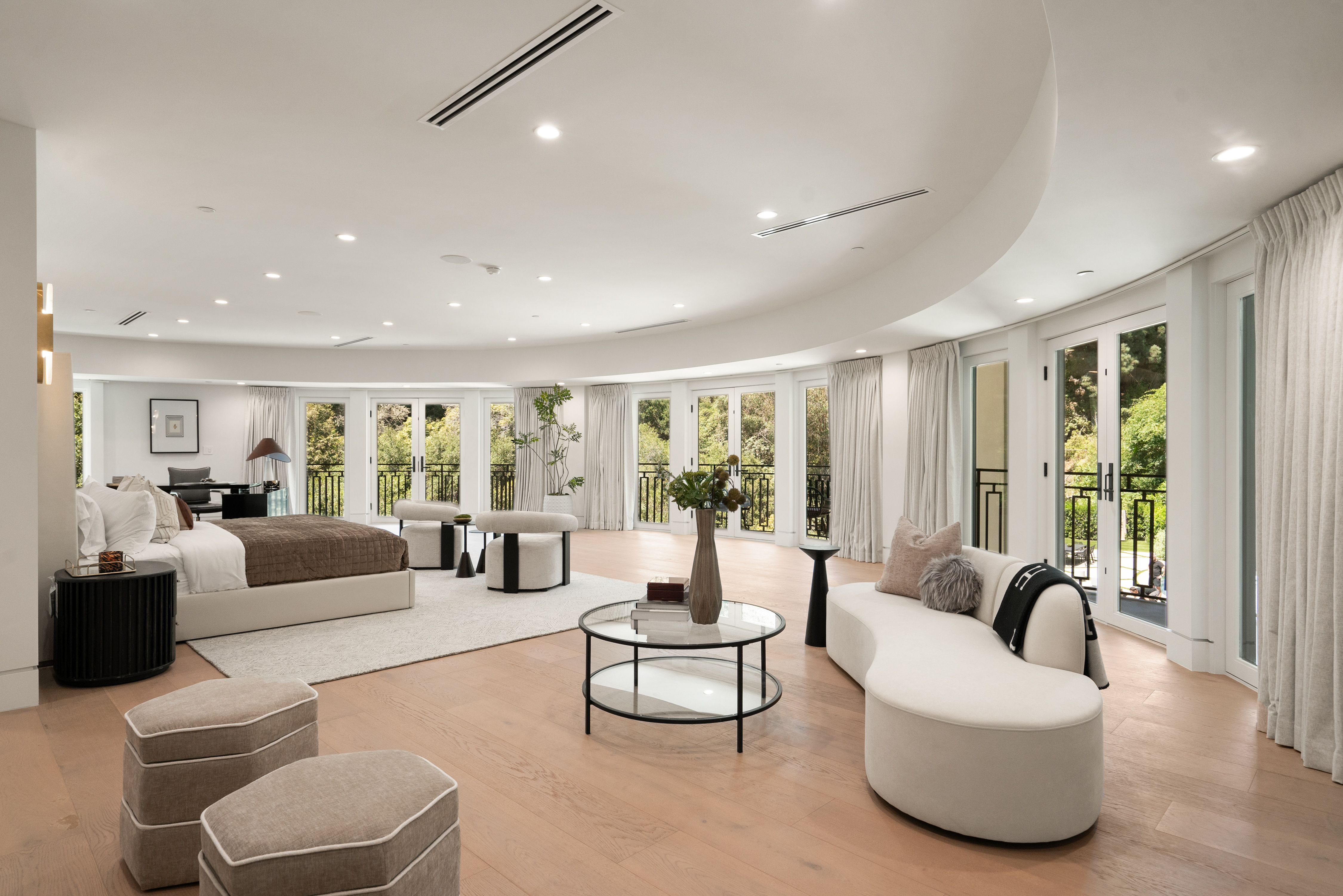 Noble Crest | Photo 27