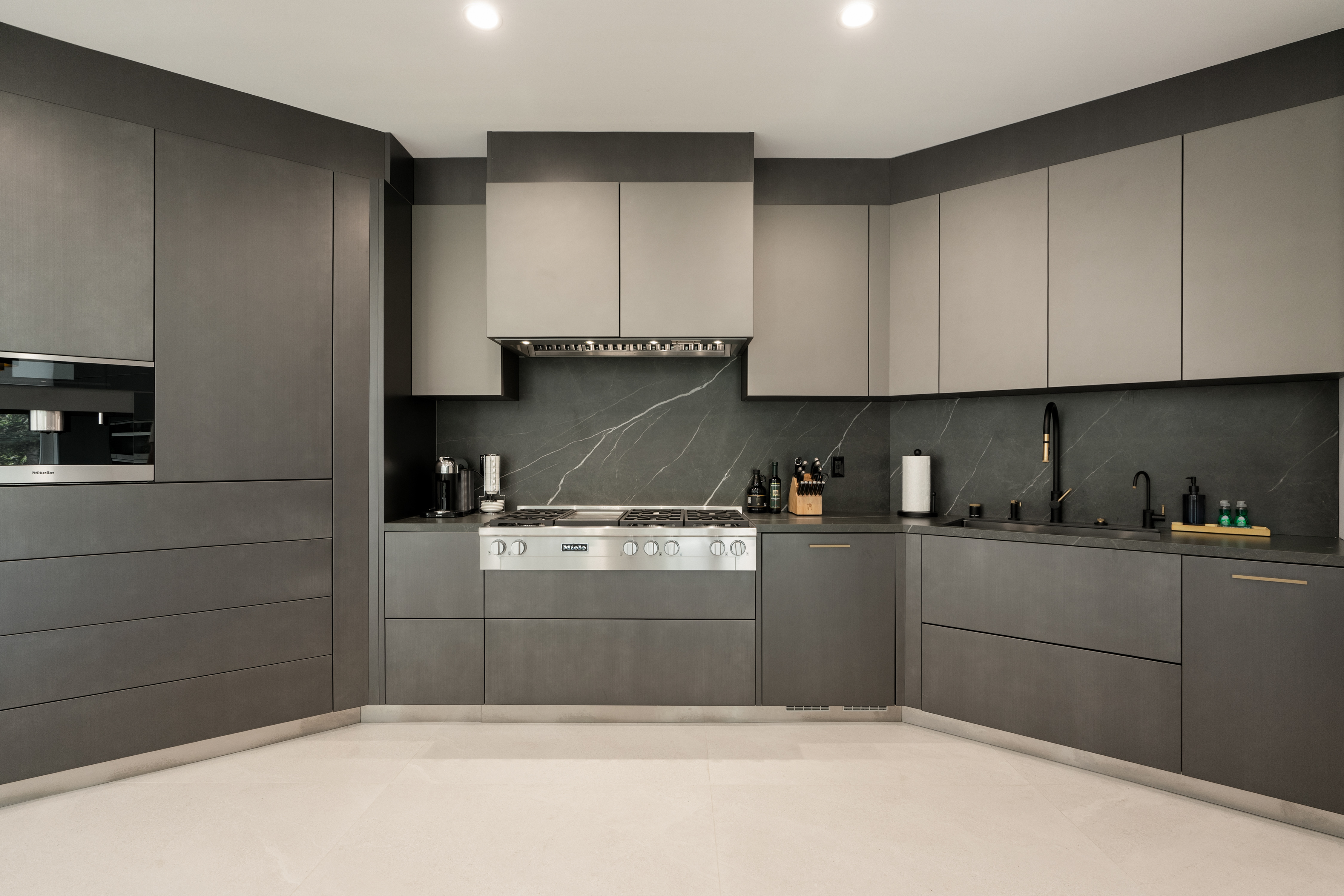 Noble Crest | Photo 22