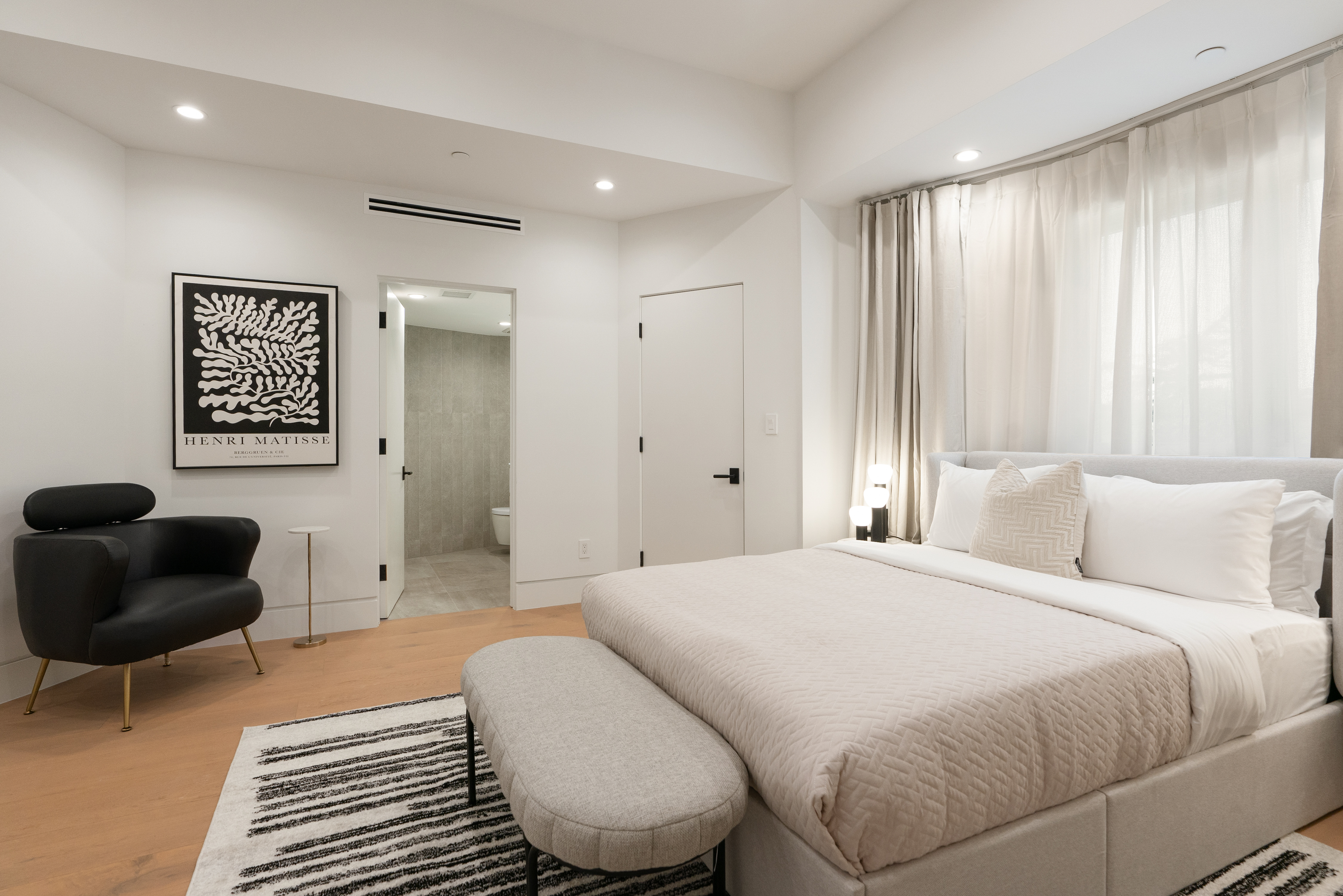 Noble Crest | Photo 56