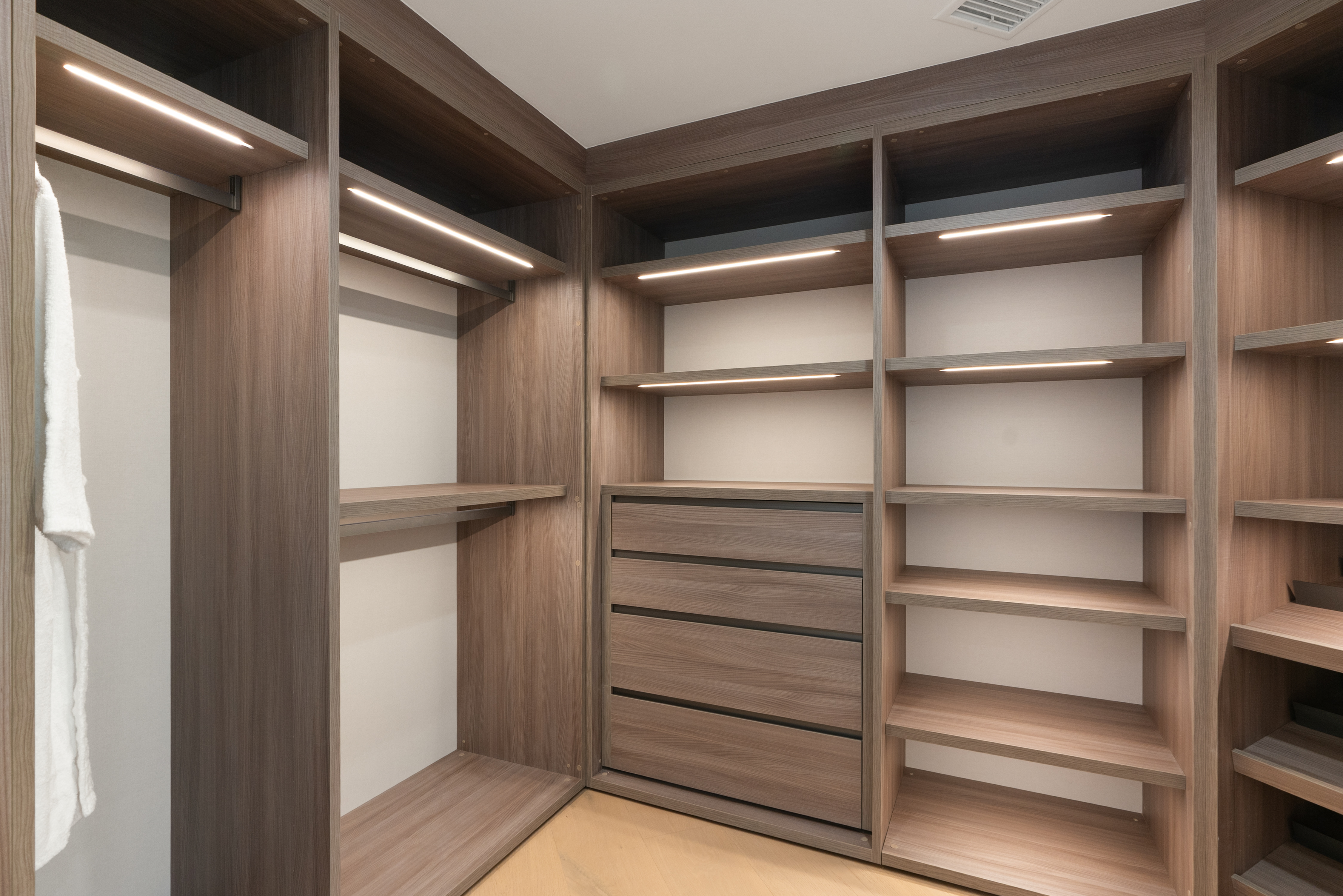 Noble Crest | Photo 32