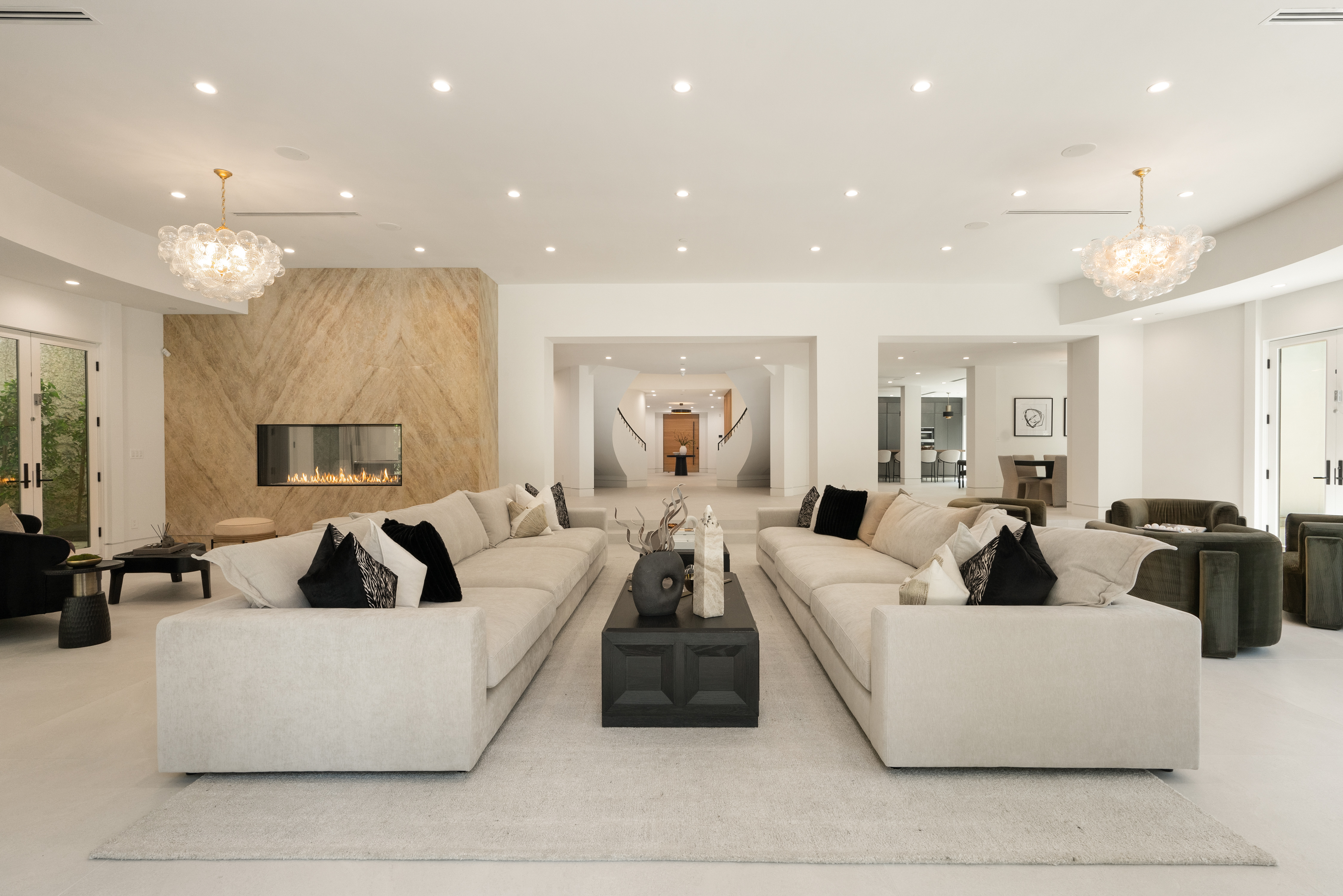 Noble Crest | Photo 9