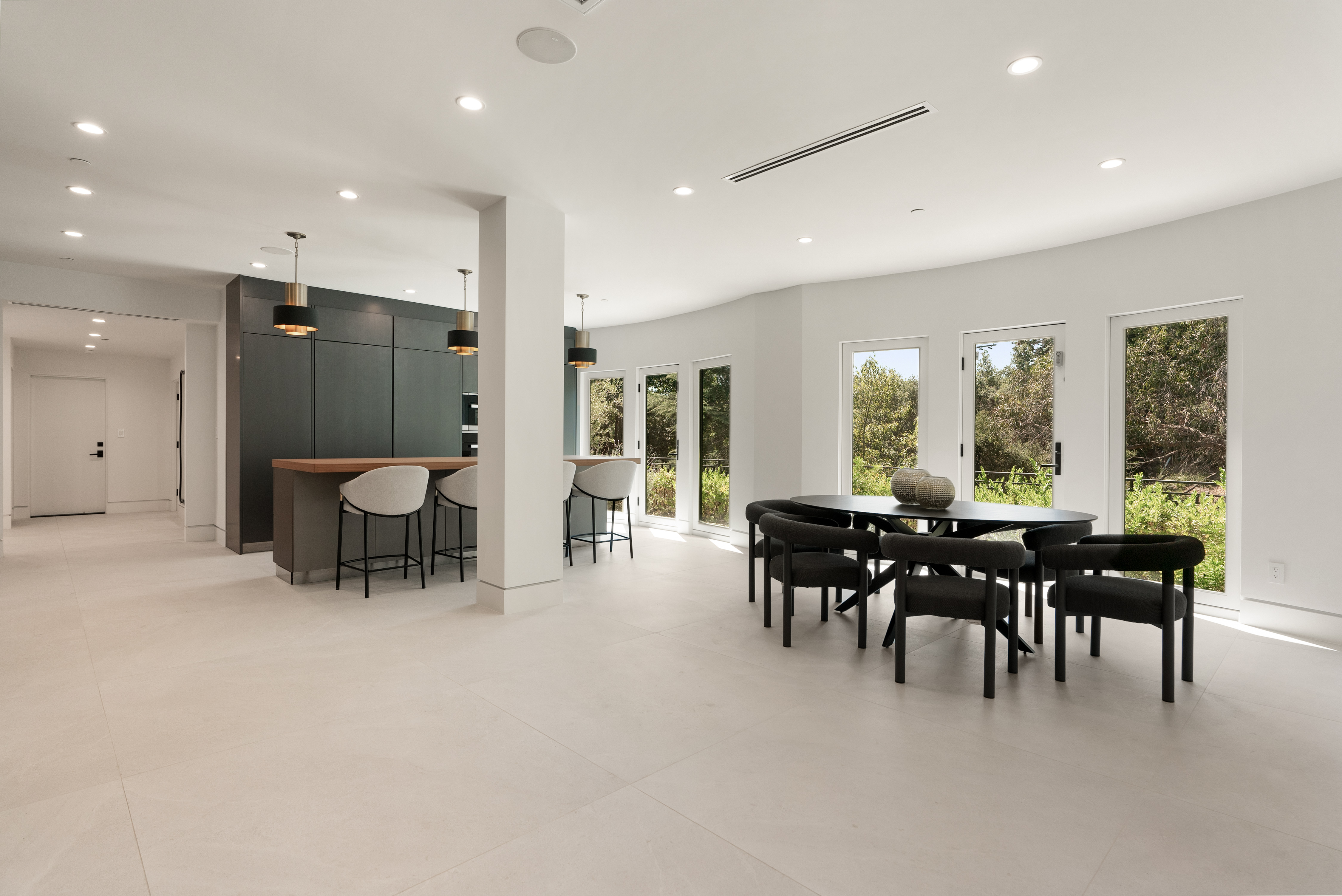 Noble Crest | Photo 17