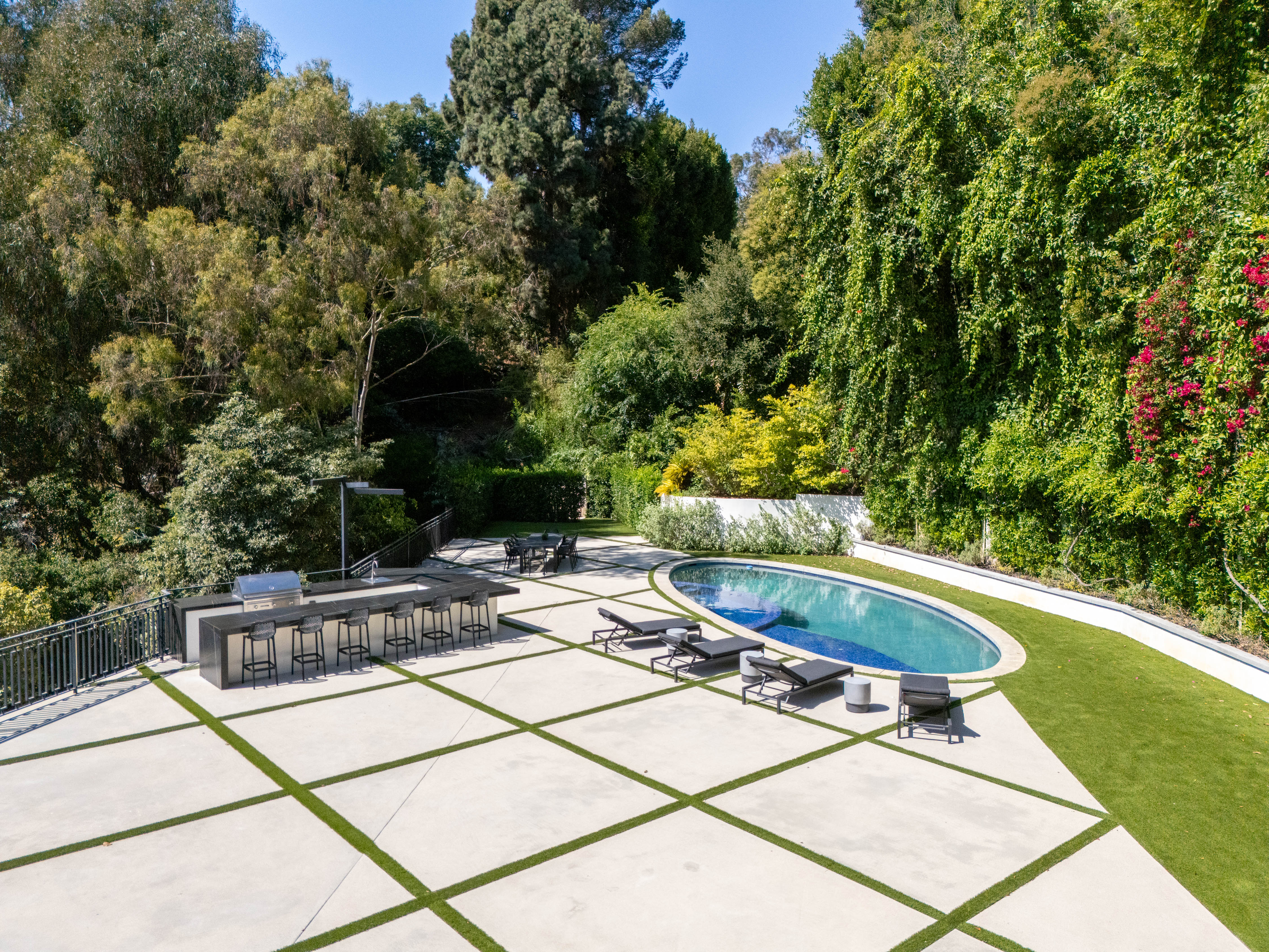 Noble Crest | Photo 7