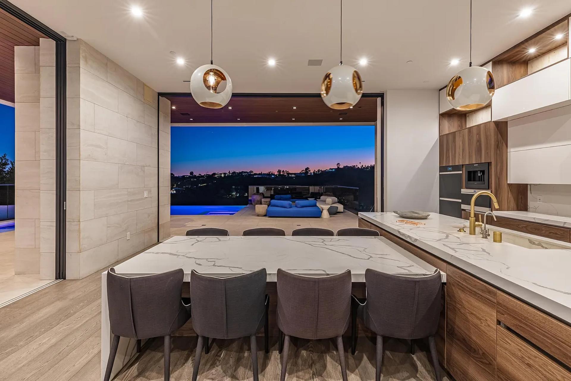 Bel Air Triumph | Photo 15