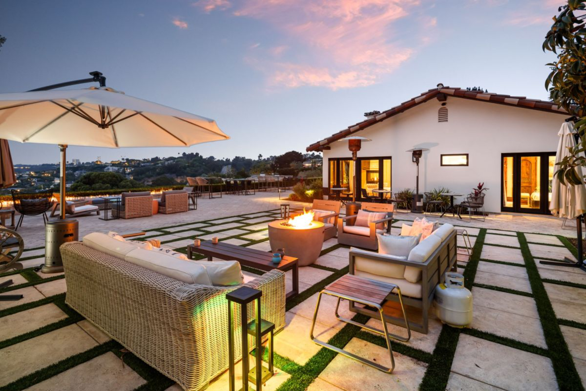 Elegant La Jolla Villa | Photo 4