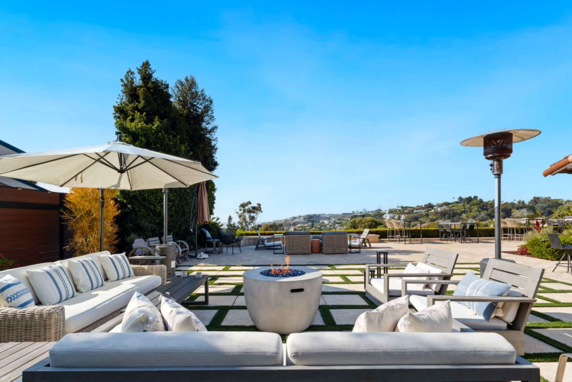 Elegant La Jolla Villa | Photo 43