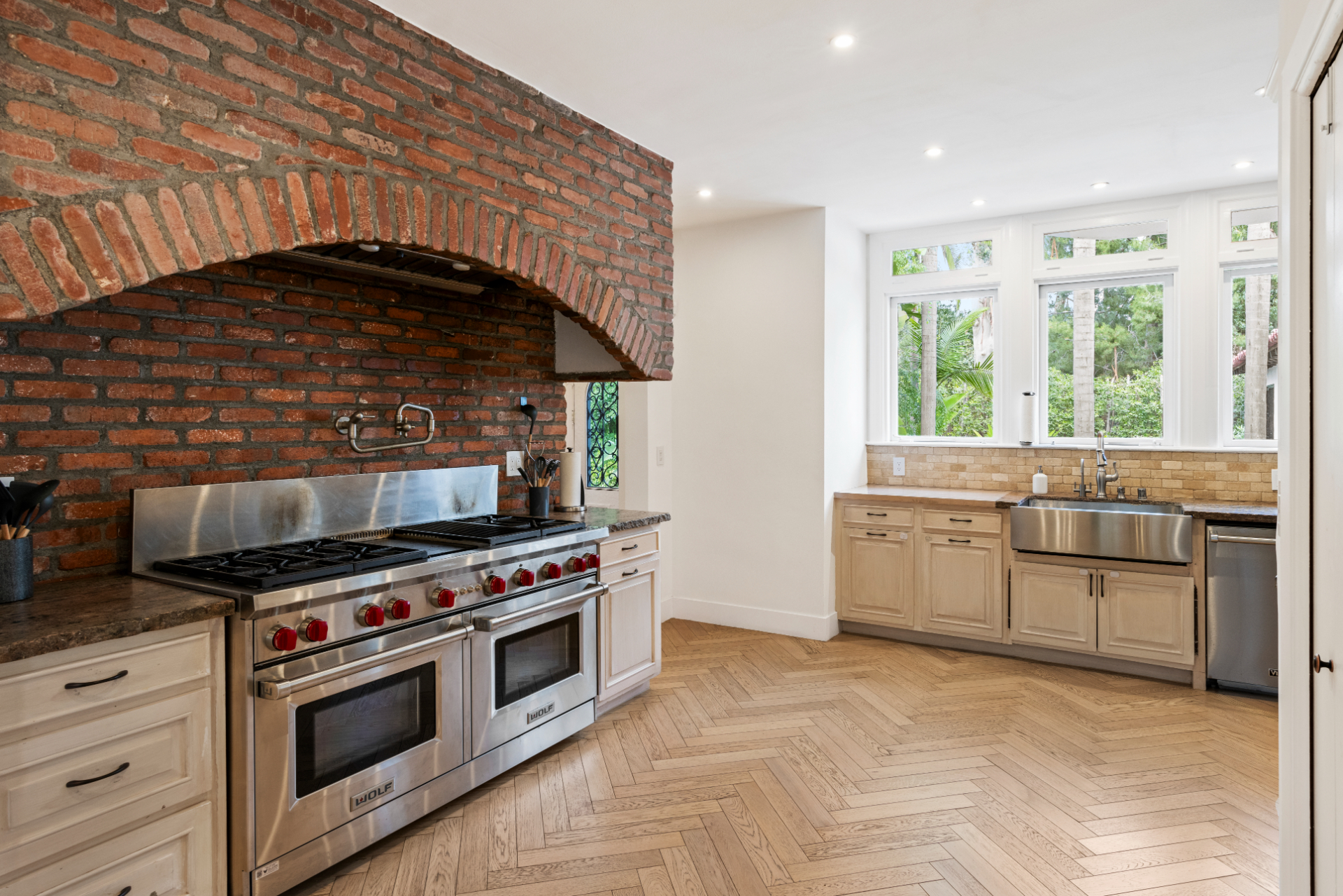 Sunset Estate | Photo 23