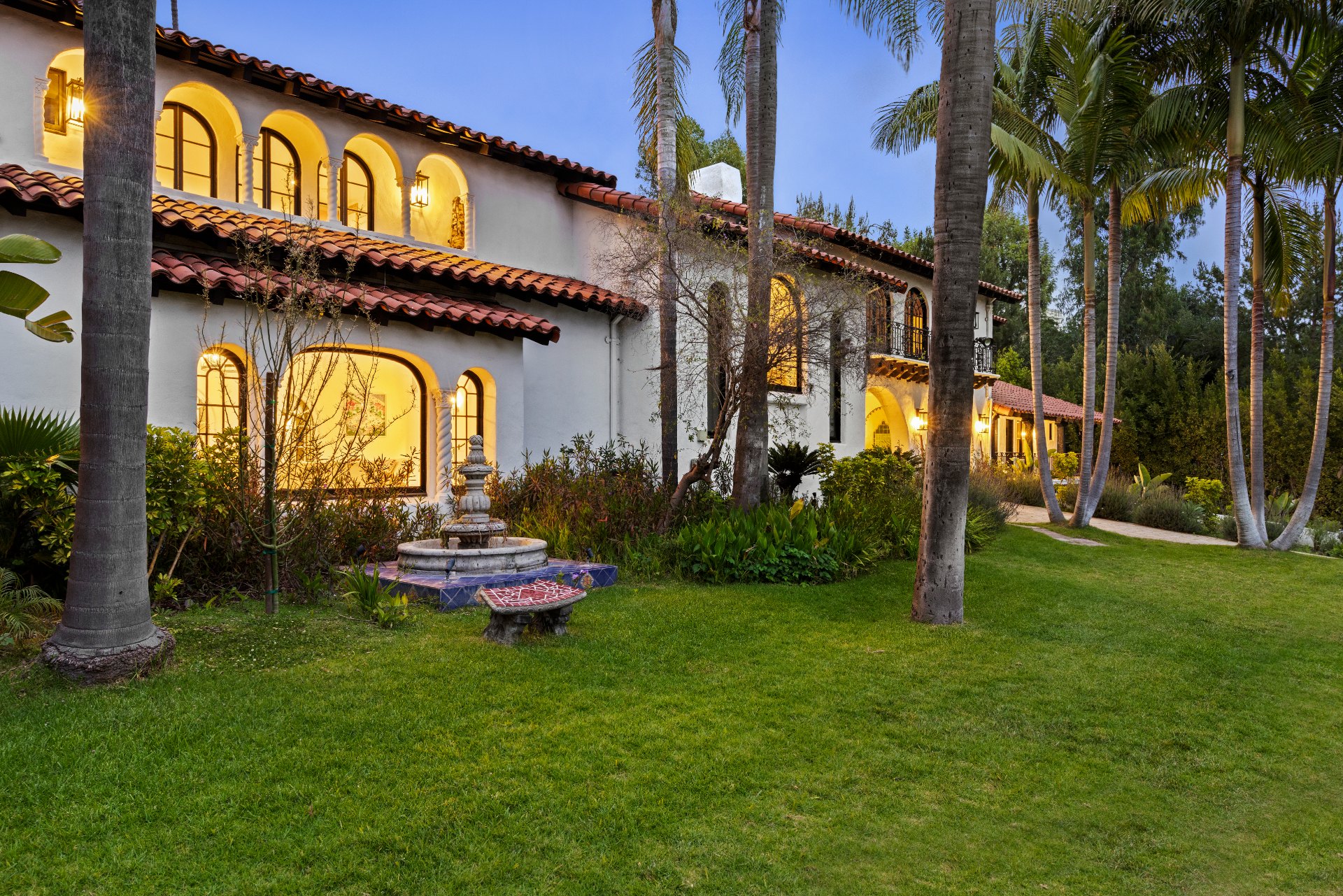 Sunset Estate | Photo 9