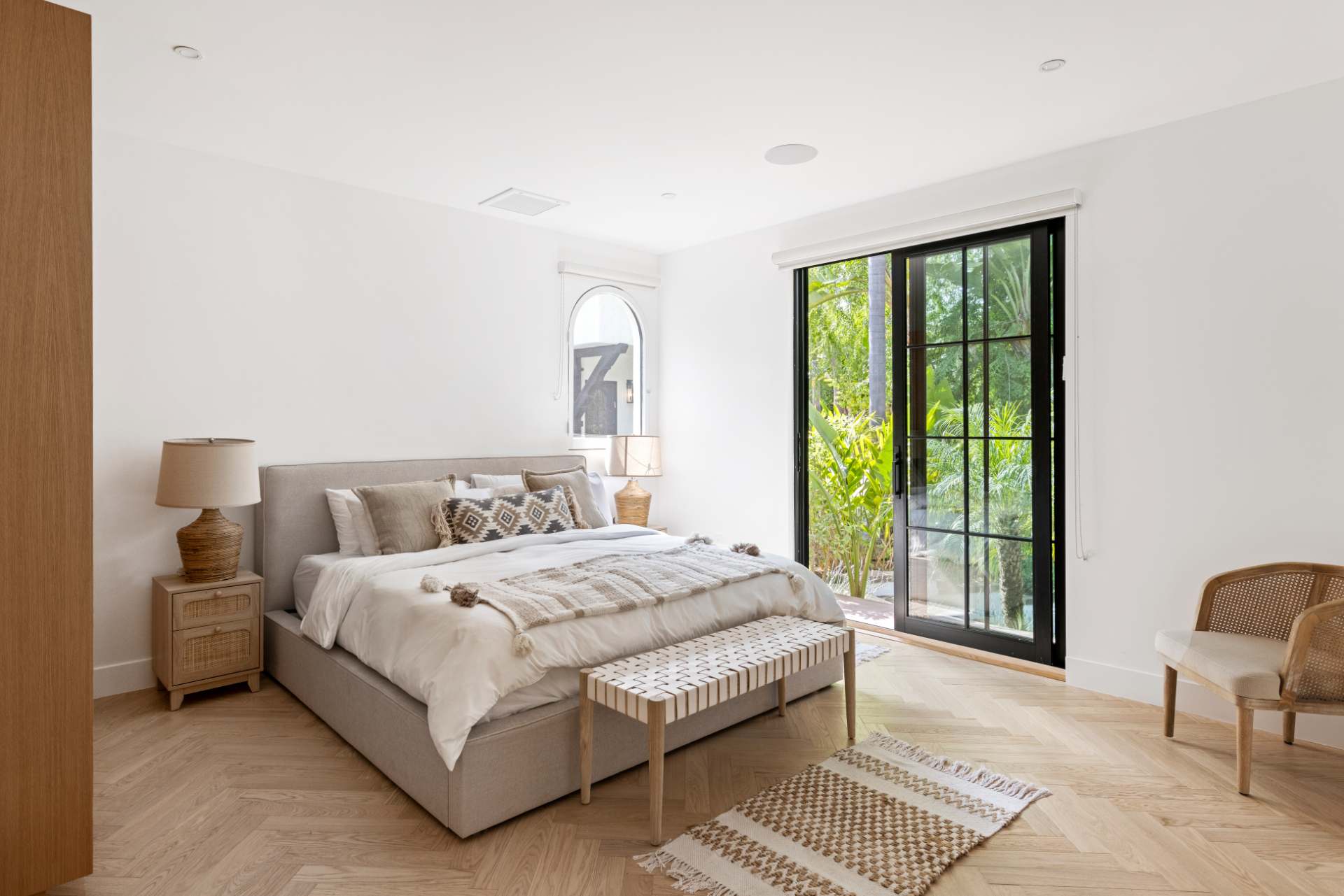 Sunset Estate | Photo 29