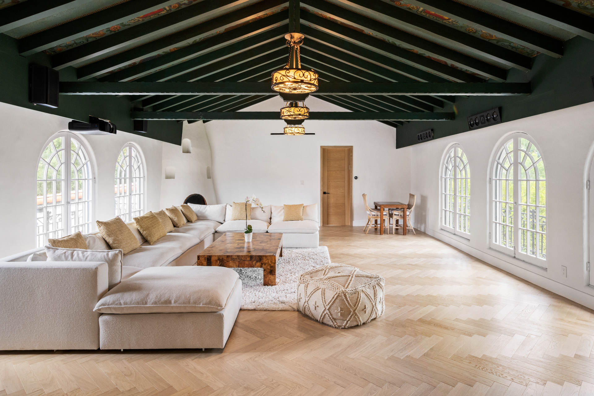 Sunset Estate | Photo 20