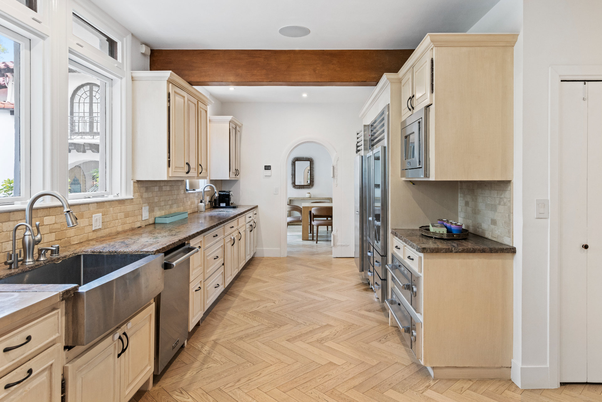 Sunset Estate | Photo 24