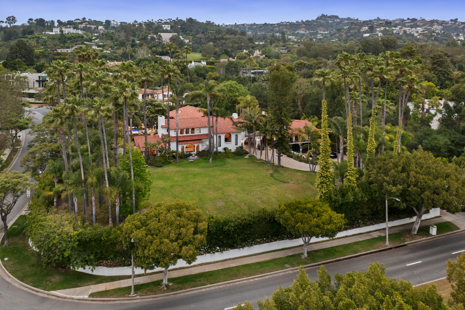 Sunset Estate | Photo 6