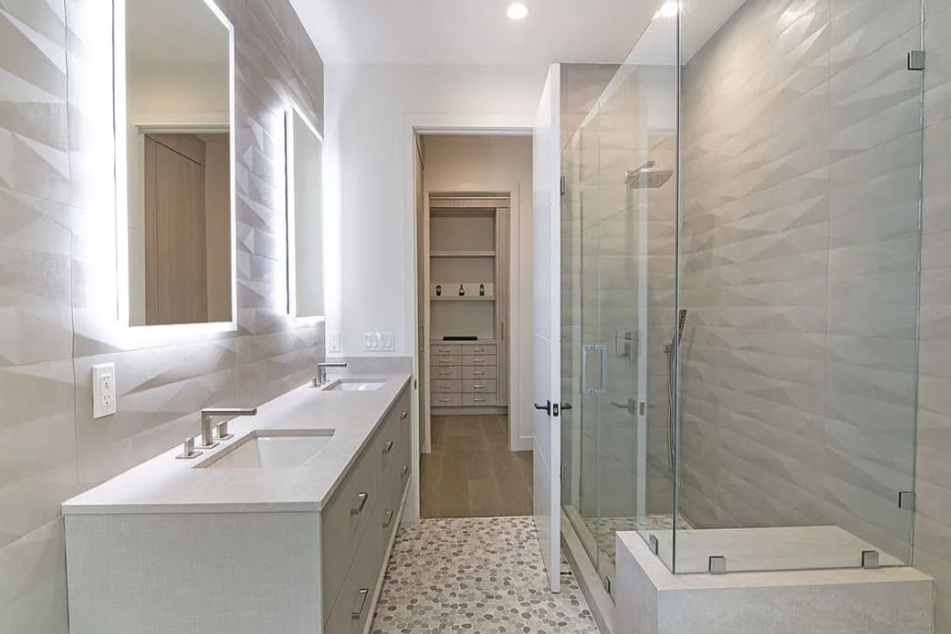 The Ashton Flats 3 | Photo 13