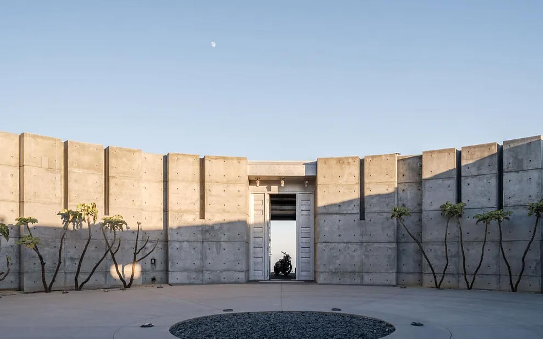 Trousdale Villa | Photo 10