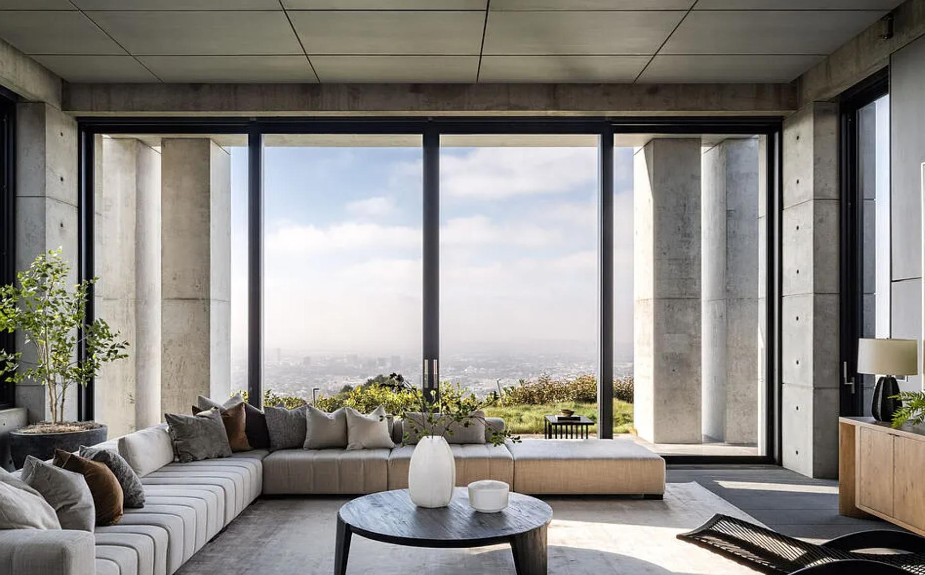 Trousdale Villa | Photo 3