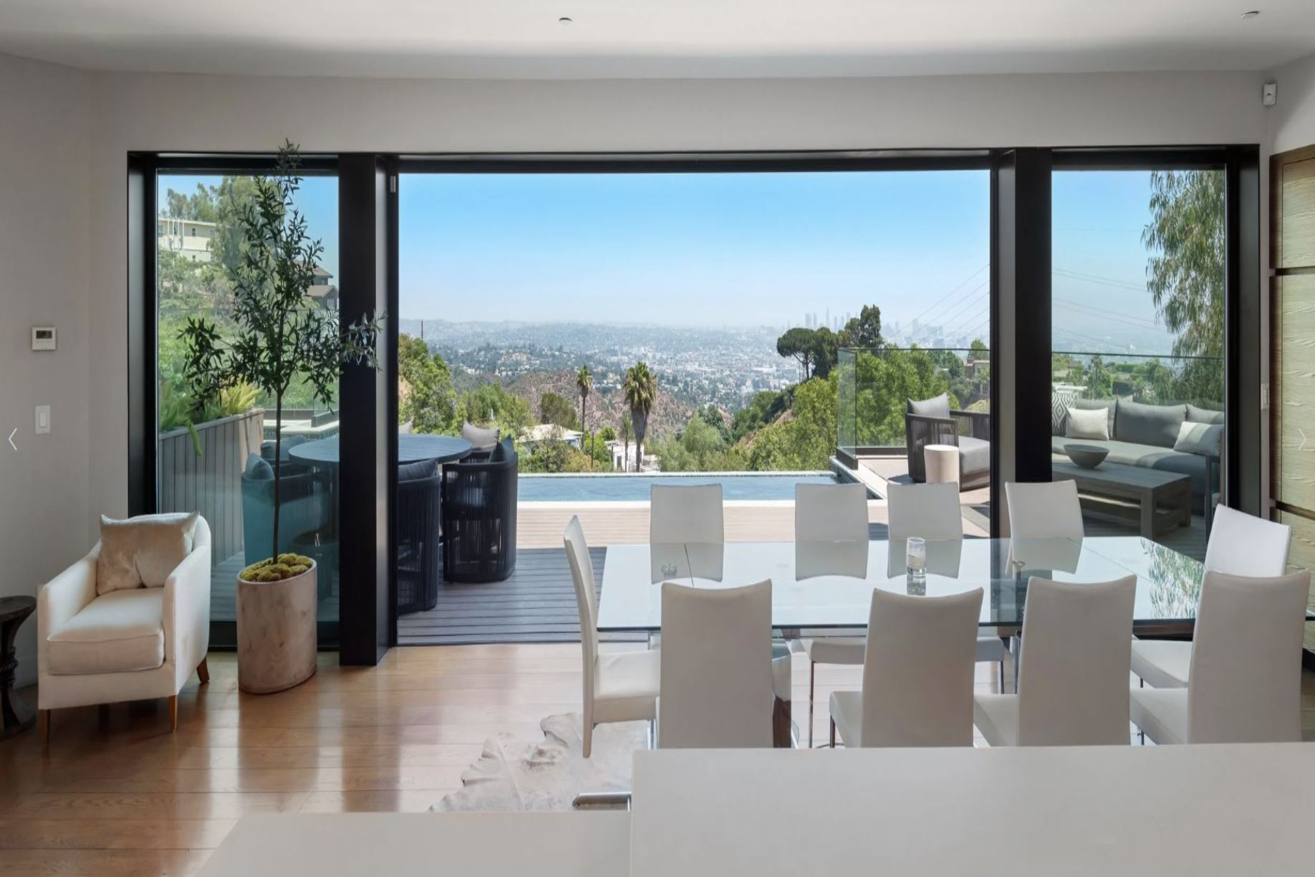 Las Alturas Estate | Photo 18