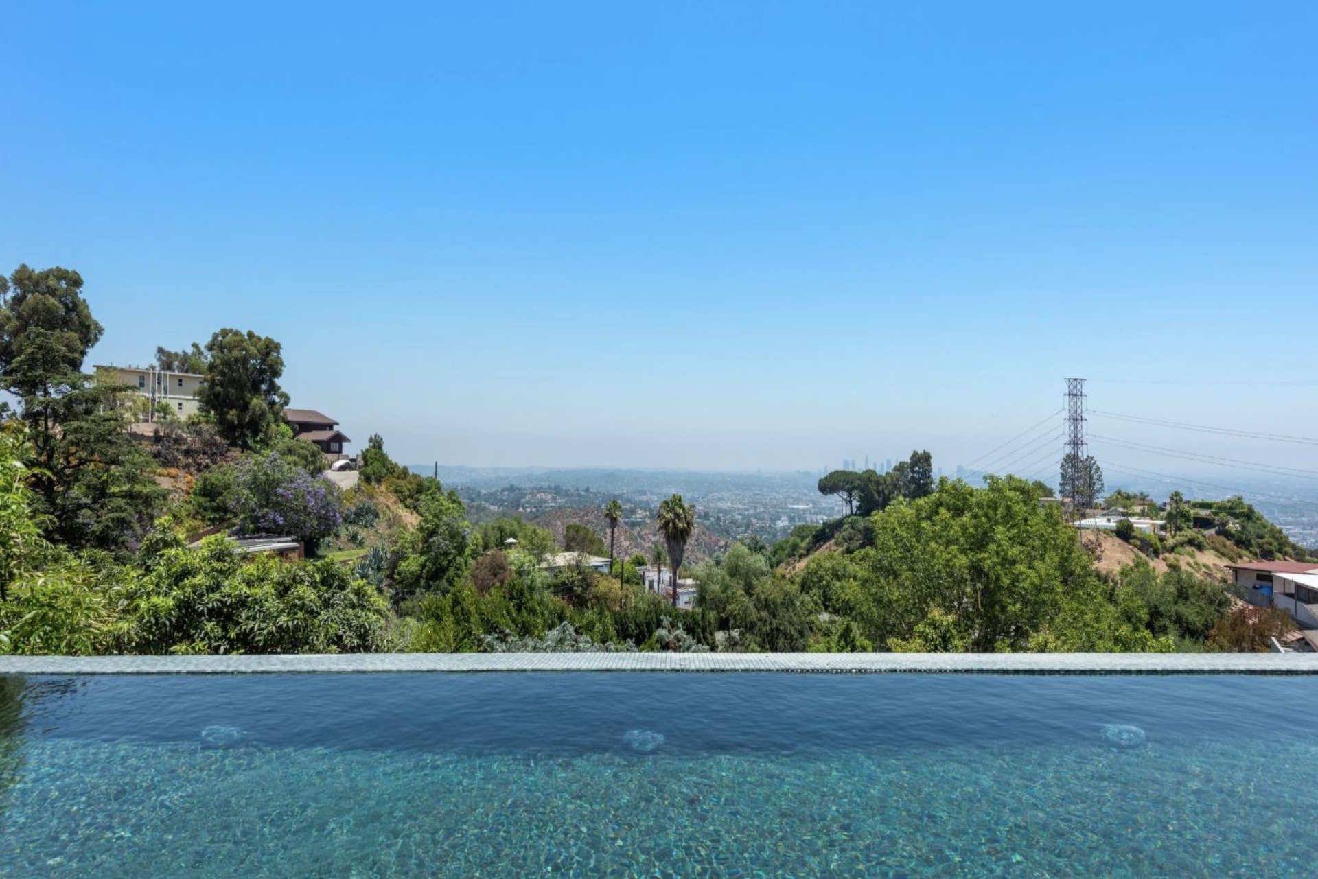 Las Alturas Estate | Photo 19