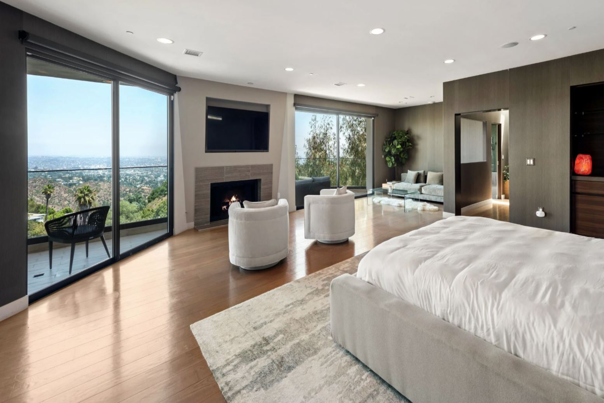 Las Alturas Estate | Photo 25