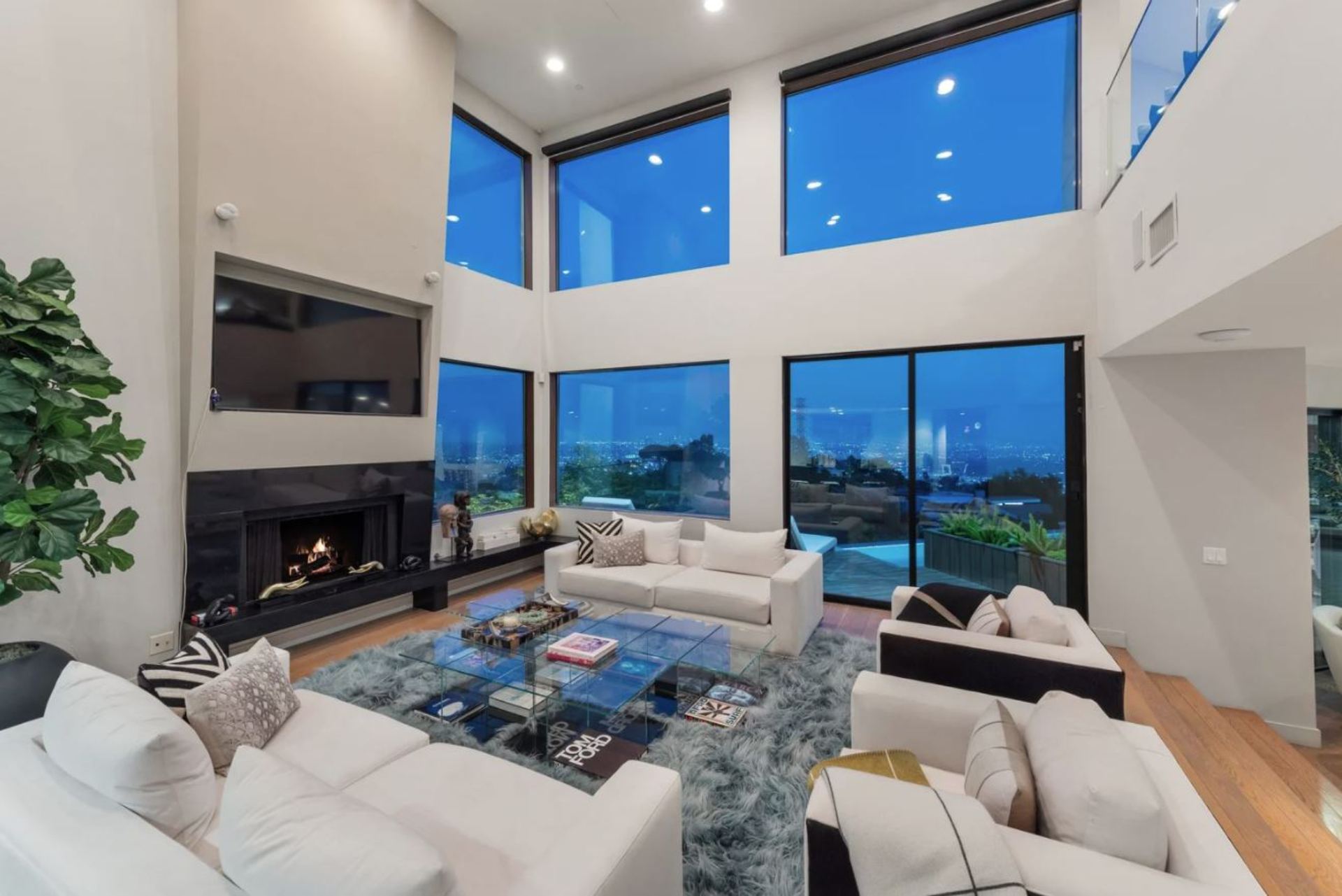 Las Alturas Estate | Photo 7