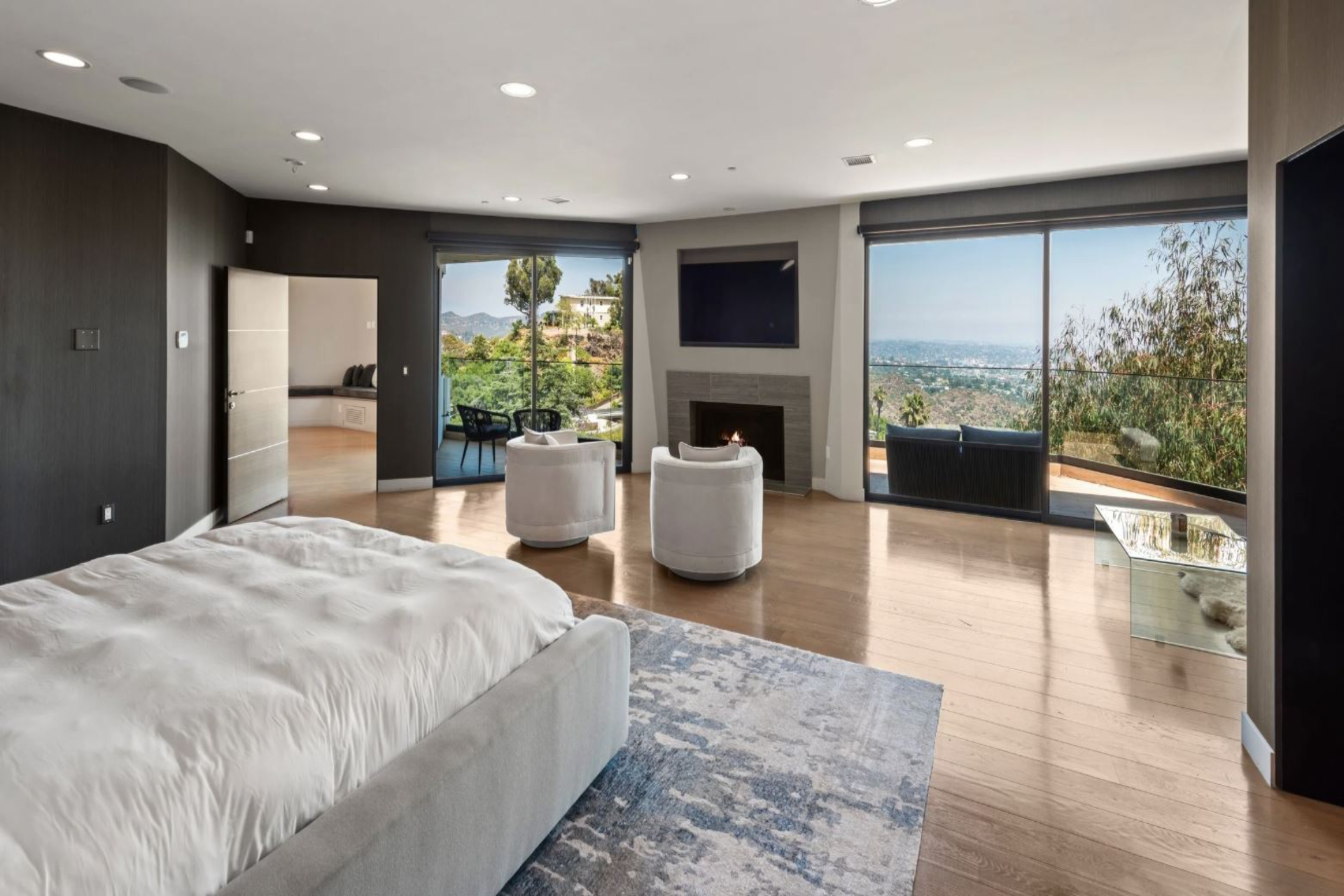 Las Alturas Estate | Photo 26