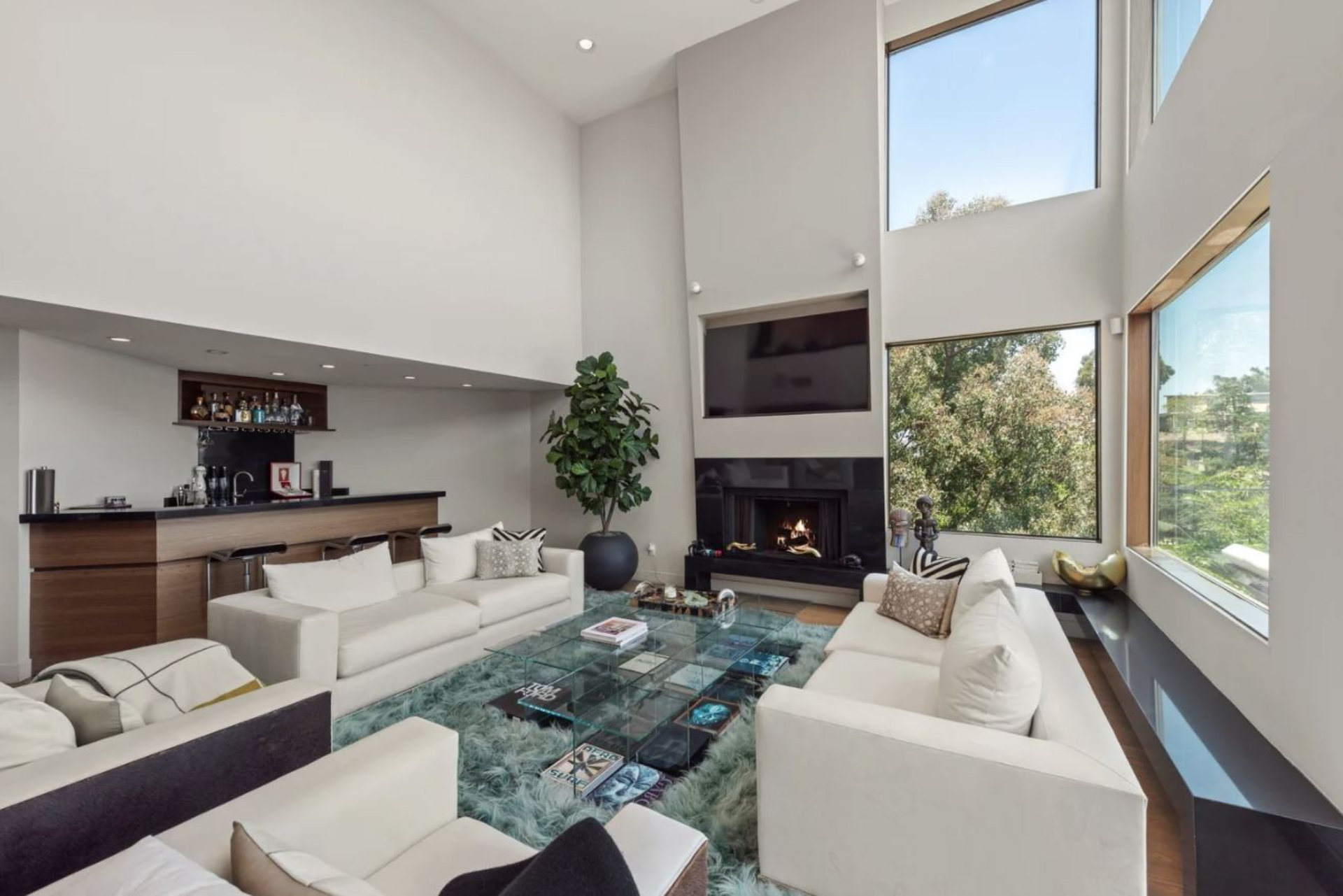 Las Alturas Estate | Photo 11