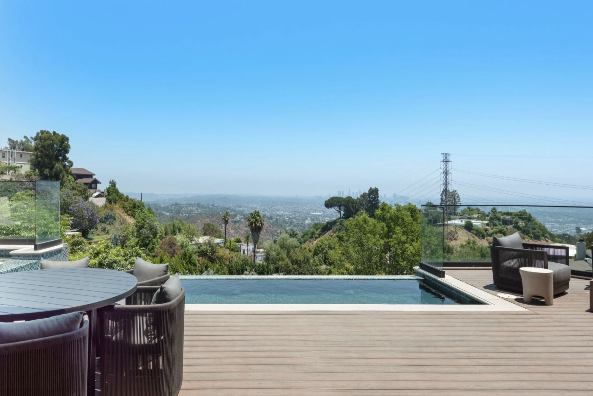 Las Alturas Estate | Photo 20