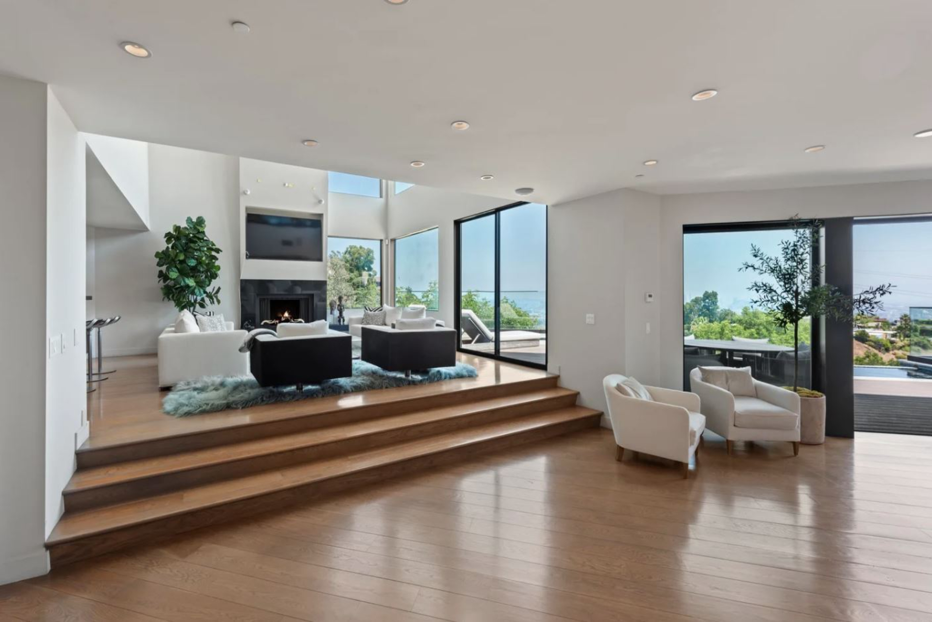 Las Alturas Estate | Photo 10