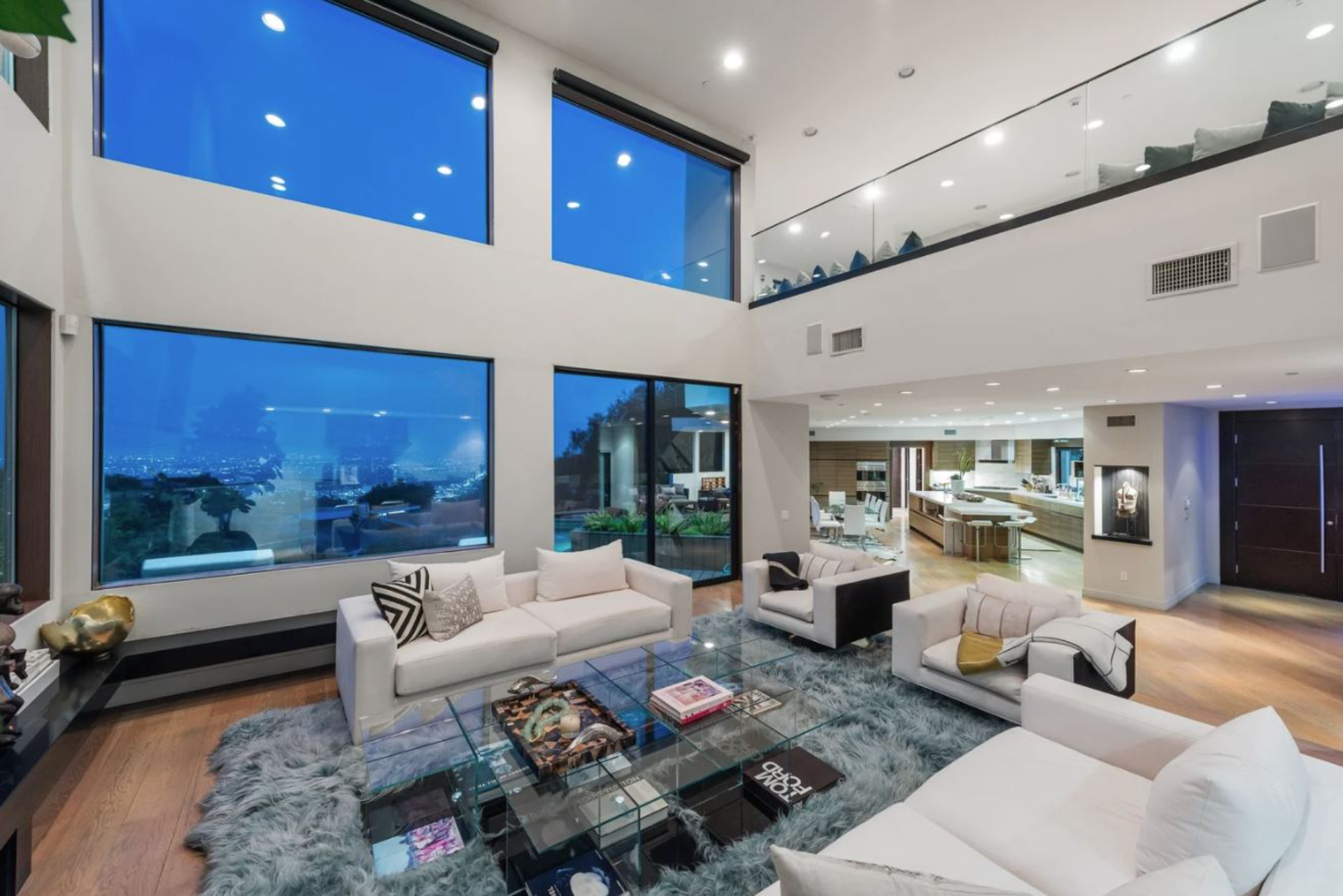 Las Alturas Estate | Photo 8