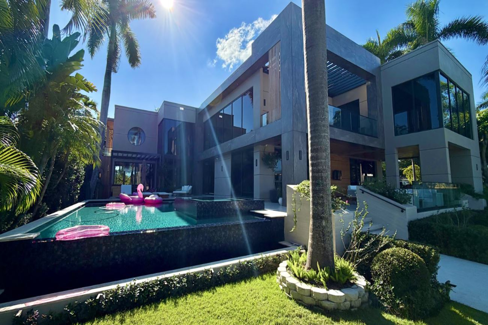 MiraDar Estate | Photo 3