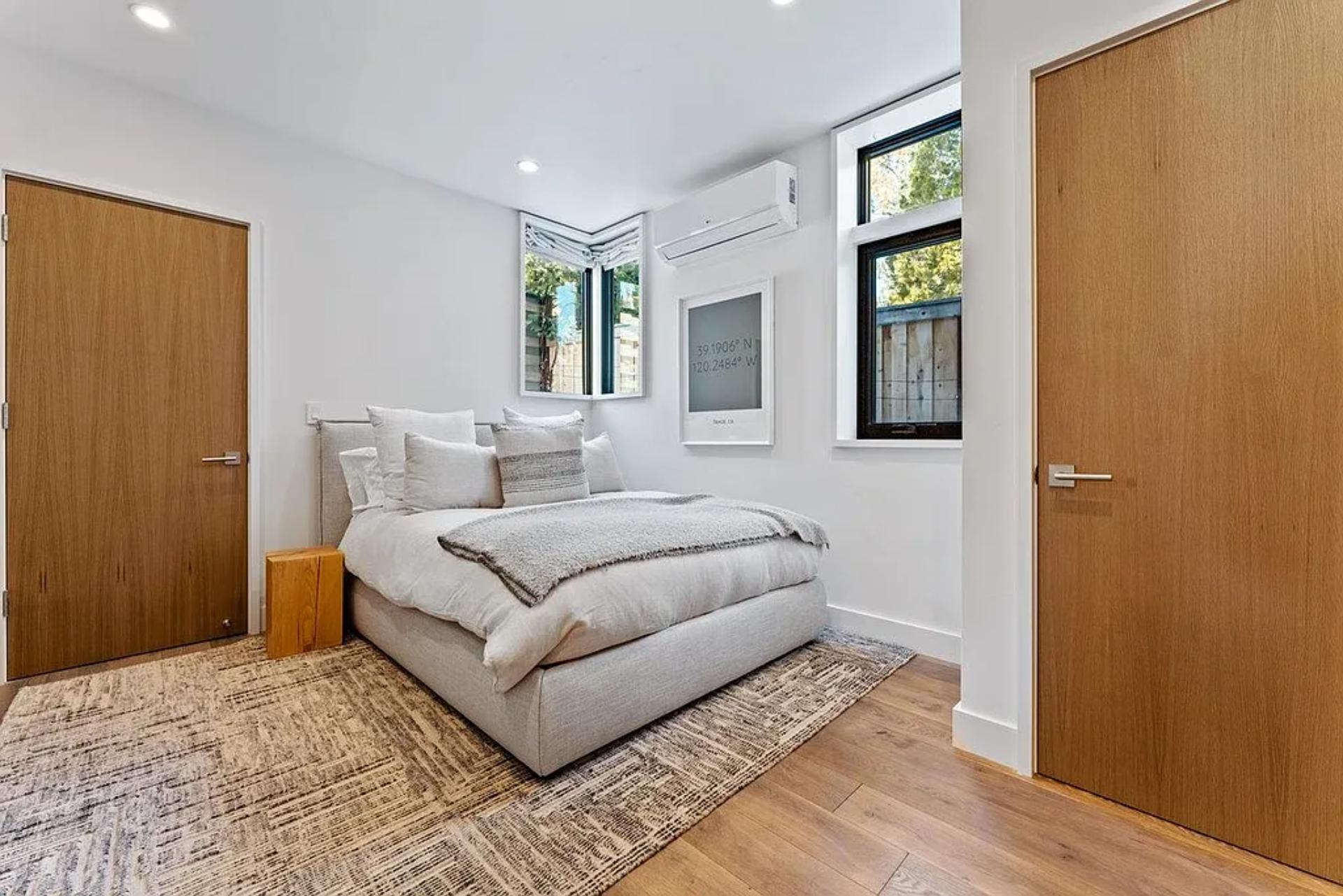 Old Cedars Place | Photo 14