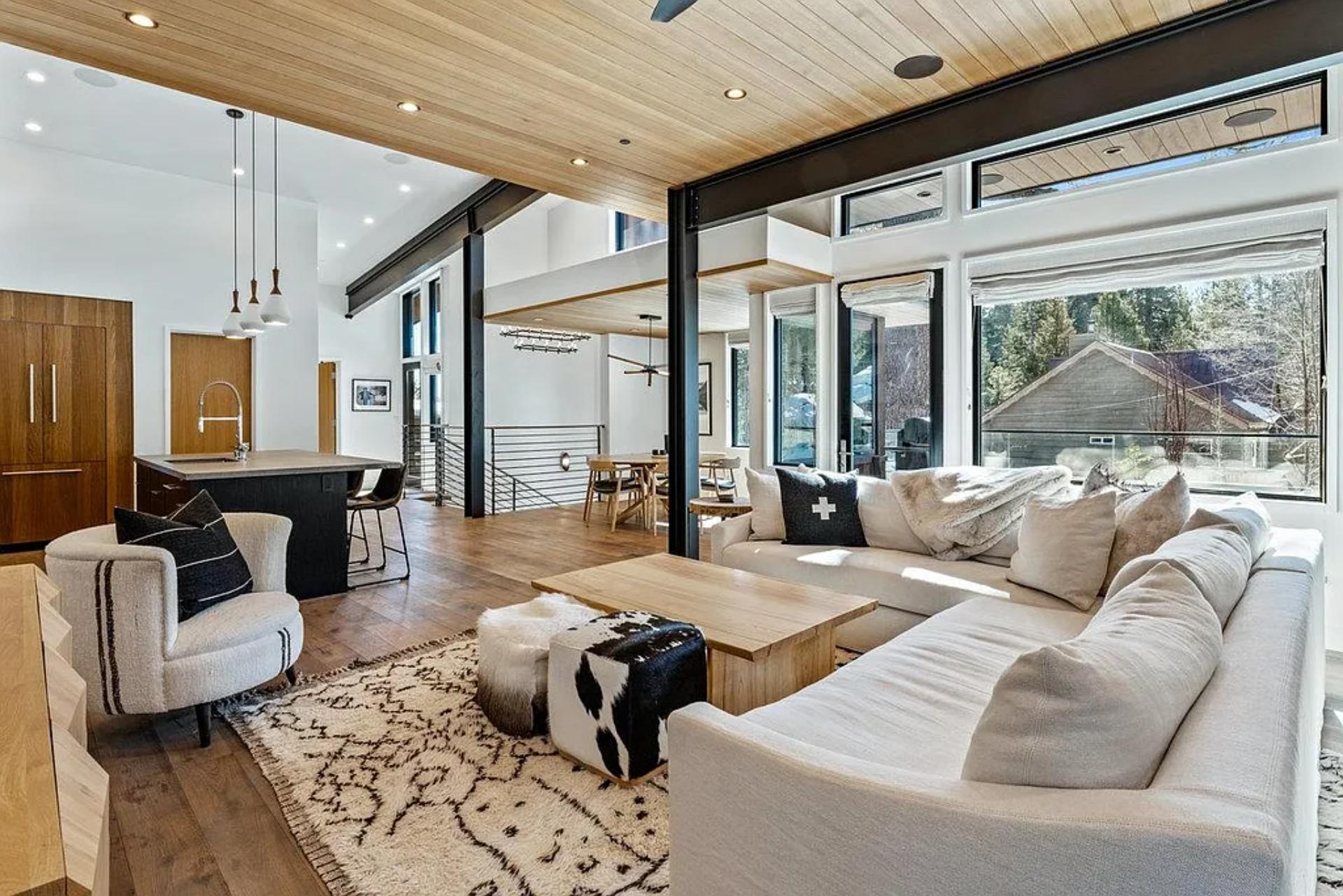 Old Cedars Place | Photo 5