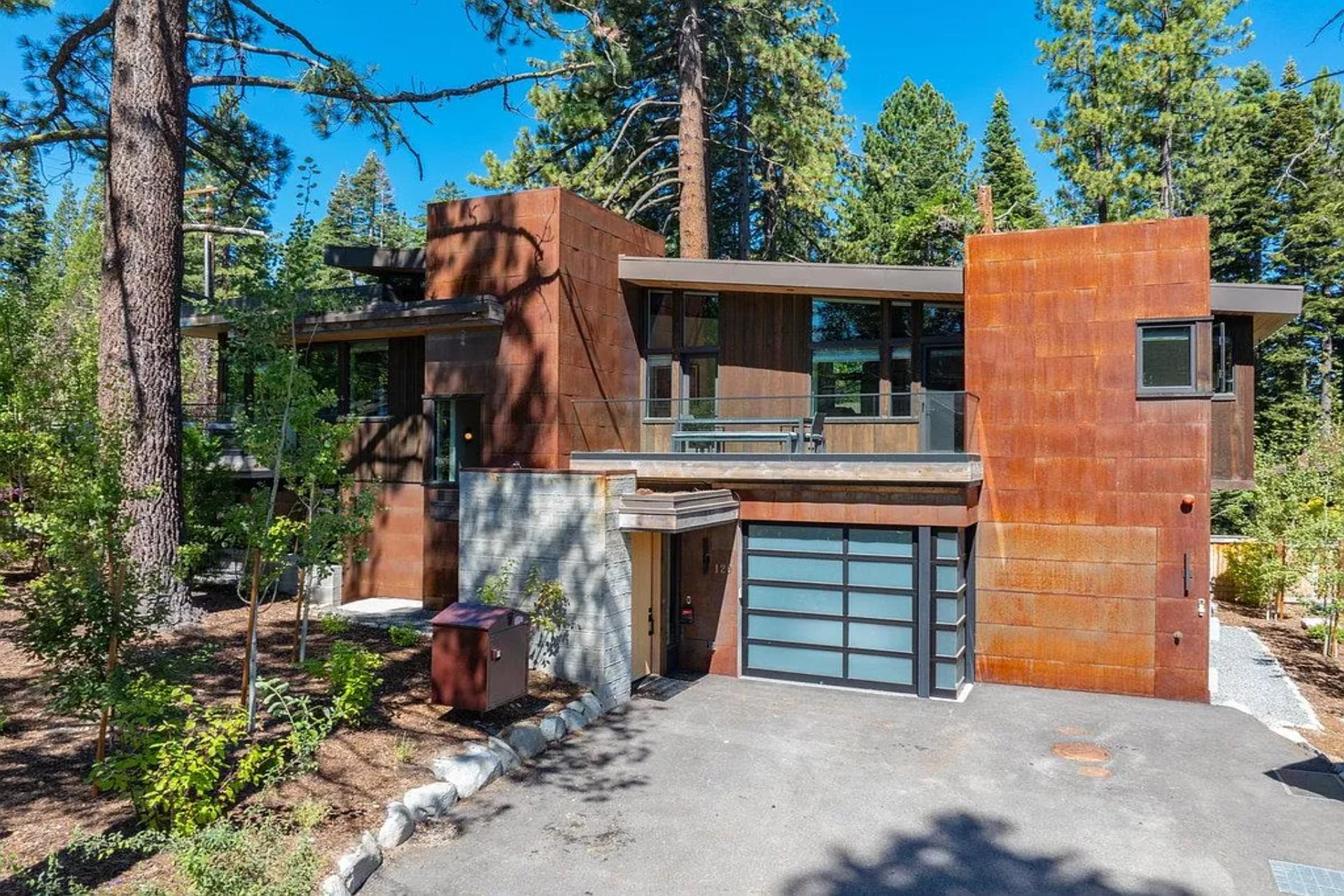 Old Cedars Place | Photo 2