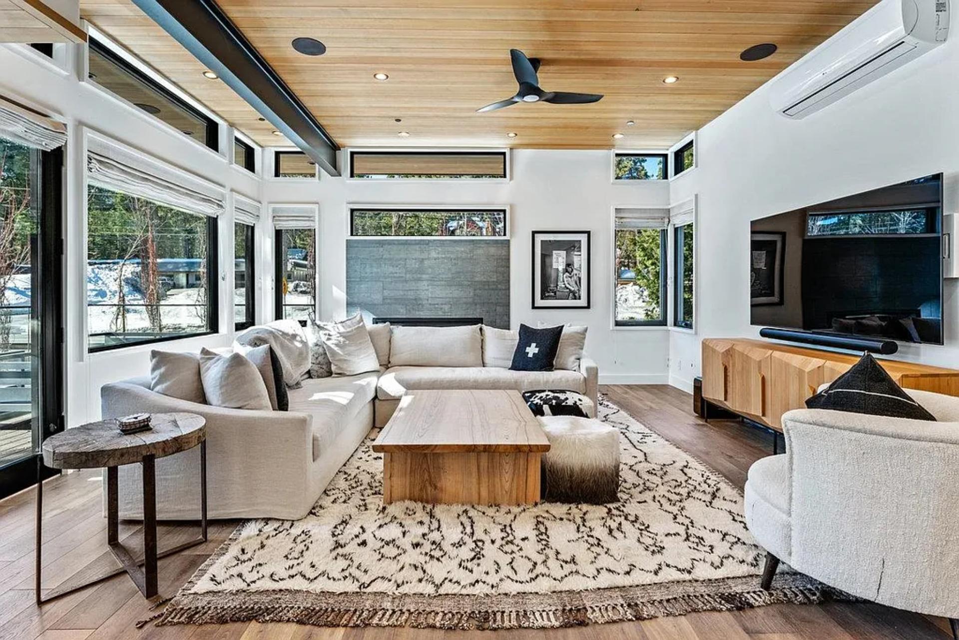 Old Cedars Place | Photo 3