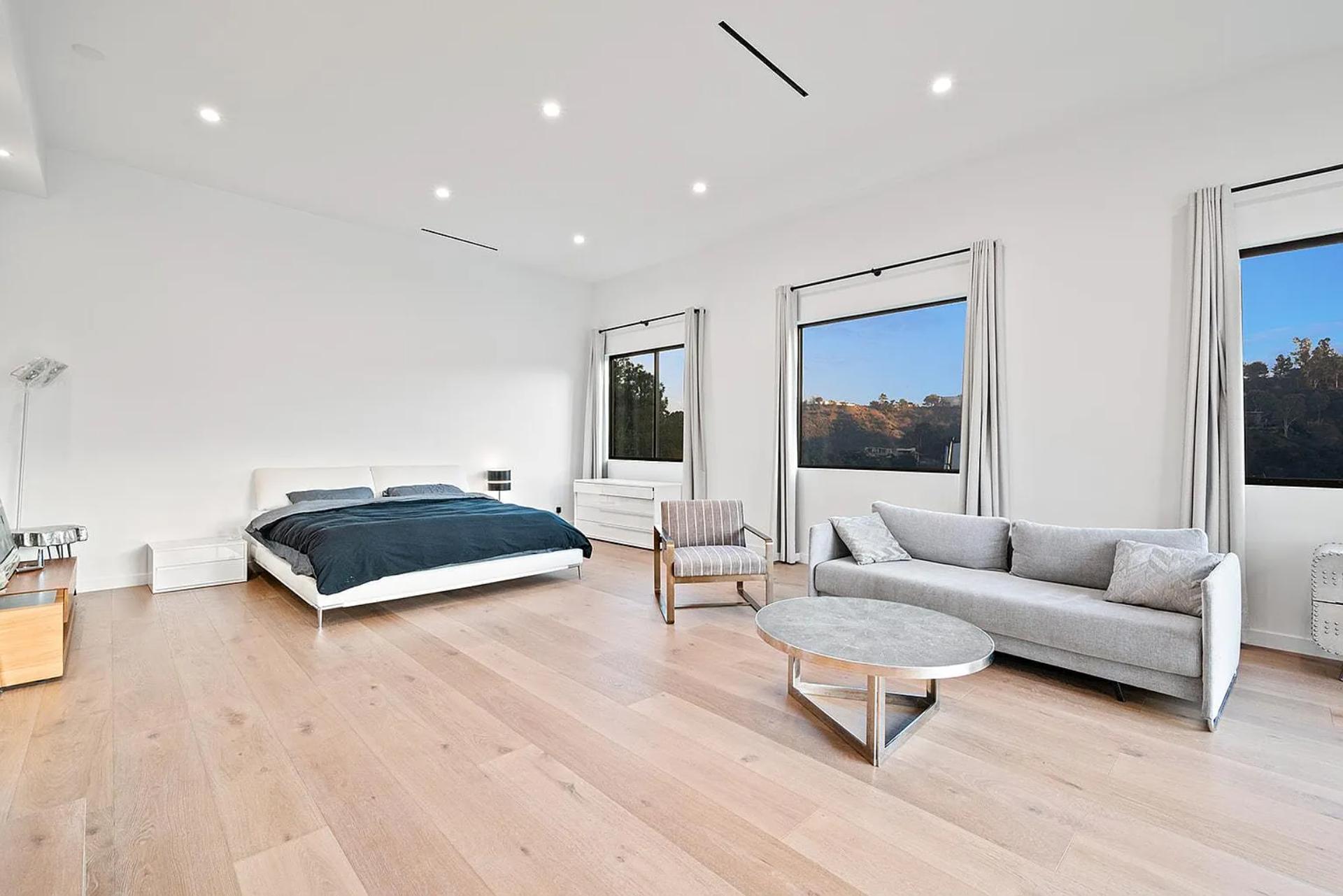 Skyline Villa | Photo 10