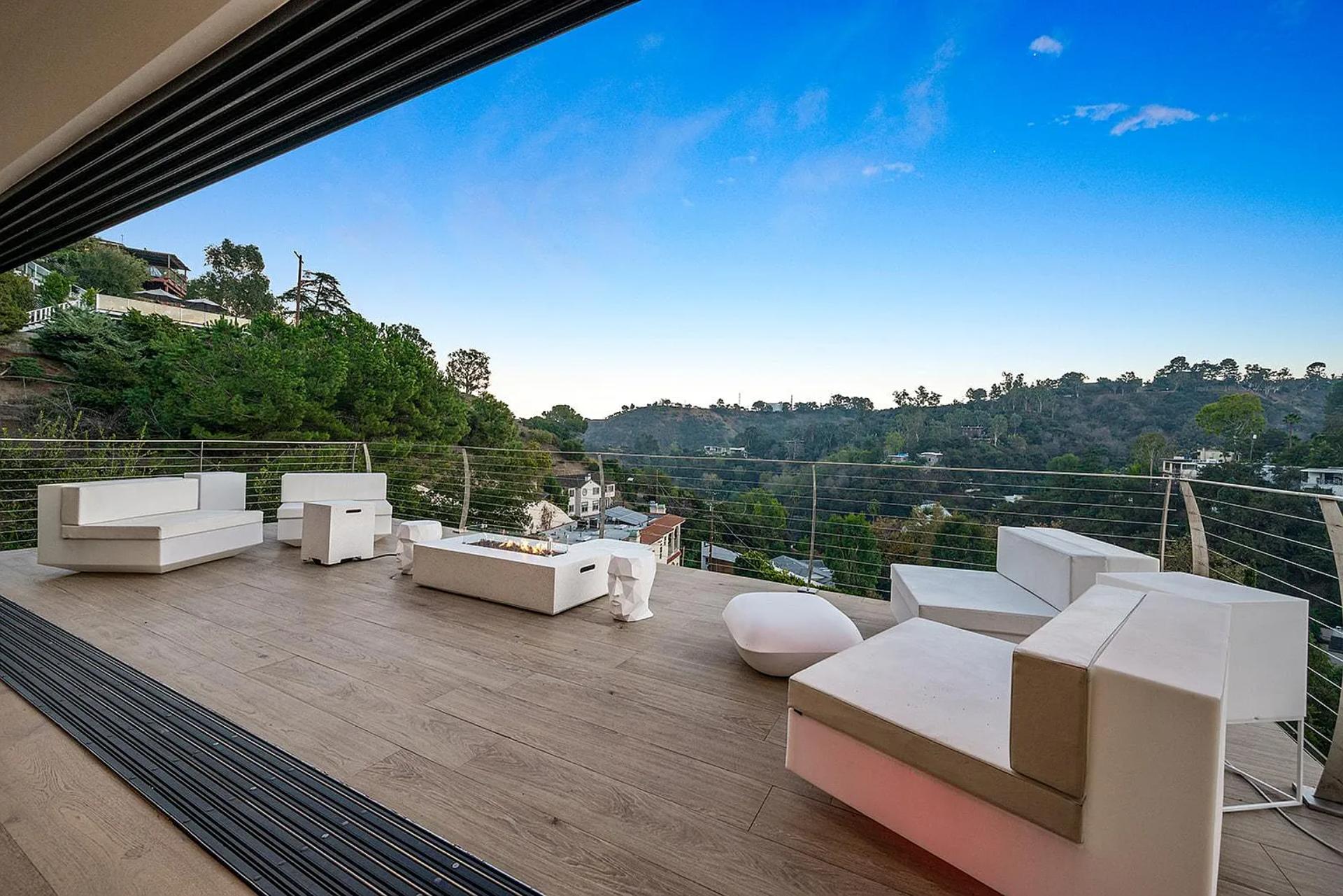 Skyline Villa | Photo 18