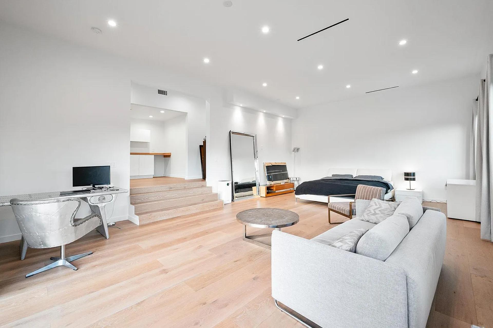 Skyline Villa | Photo 9