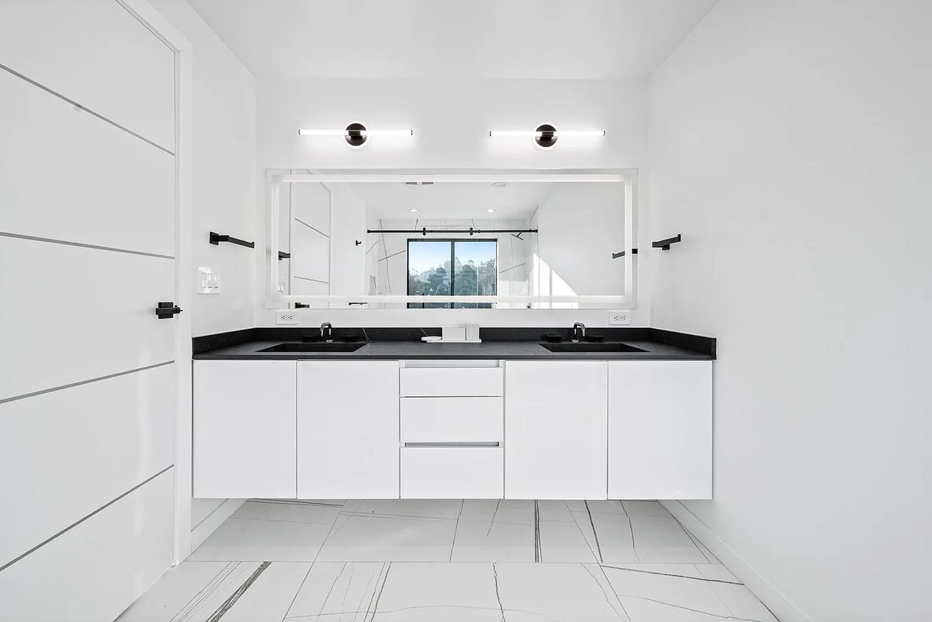 Skyline Villa | Photo 16