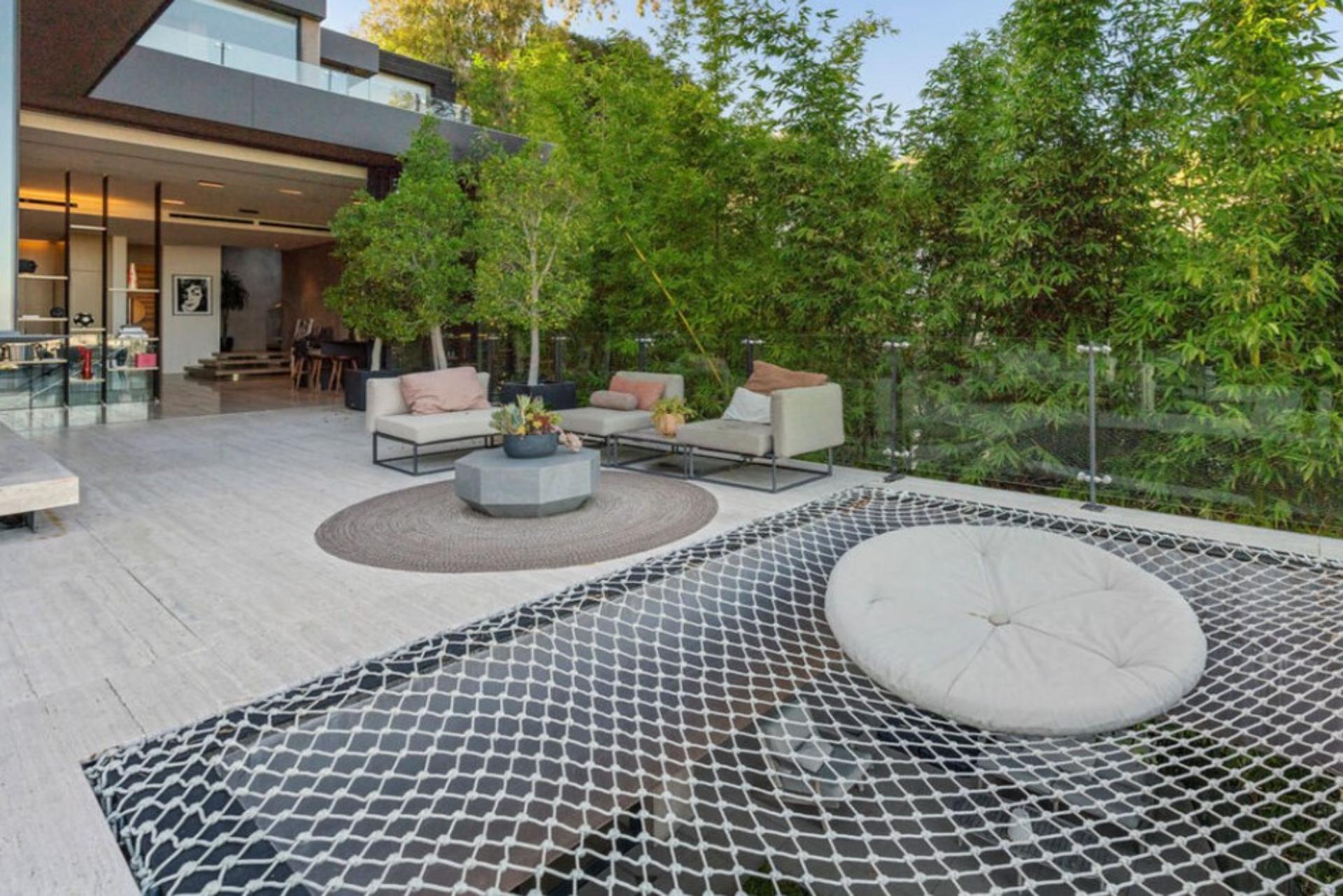 Carlton Way | Photo 39