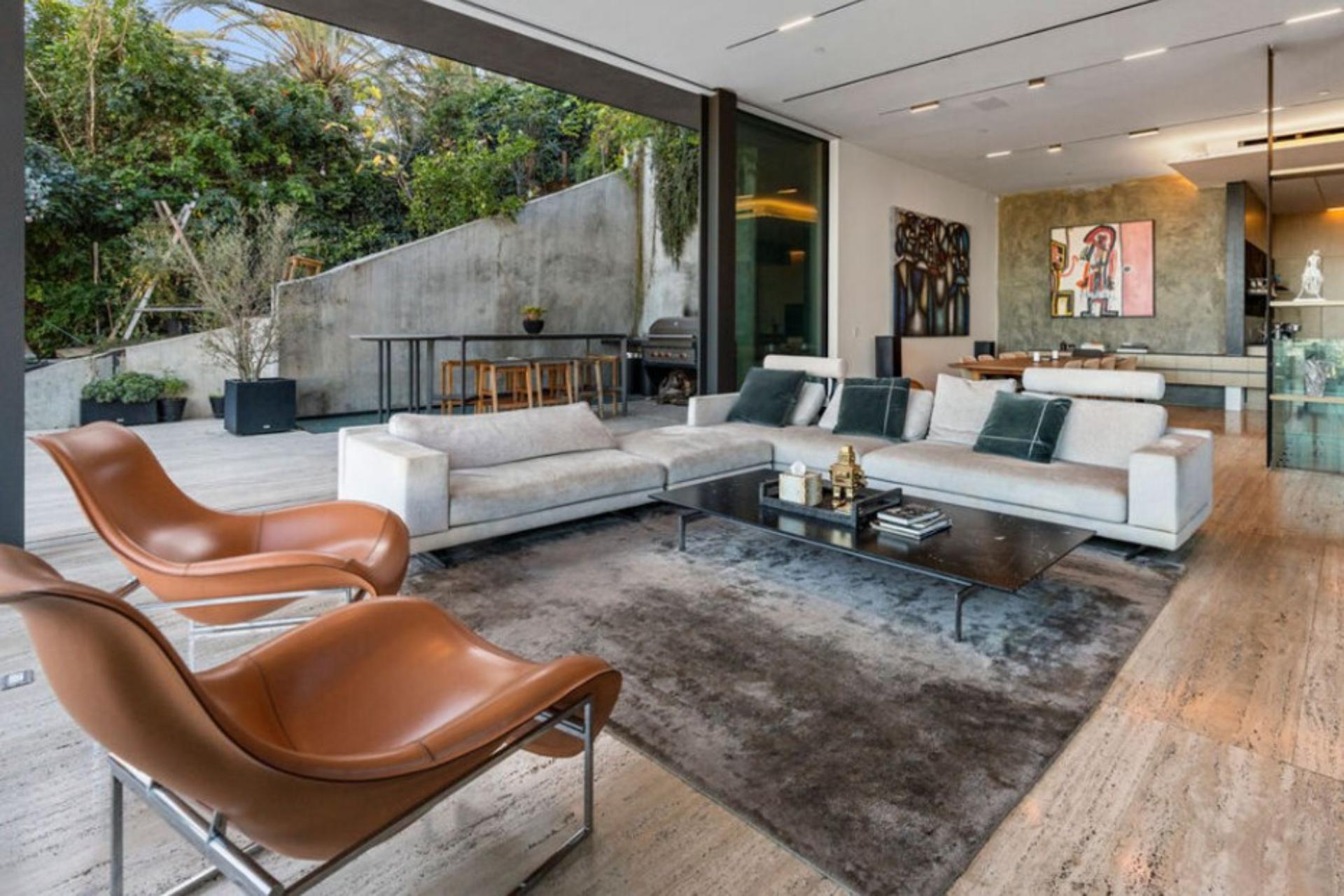 Carlton Way | Photo 3