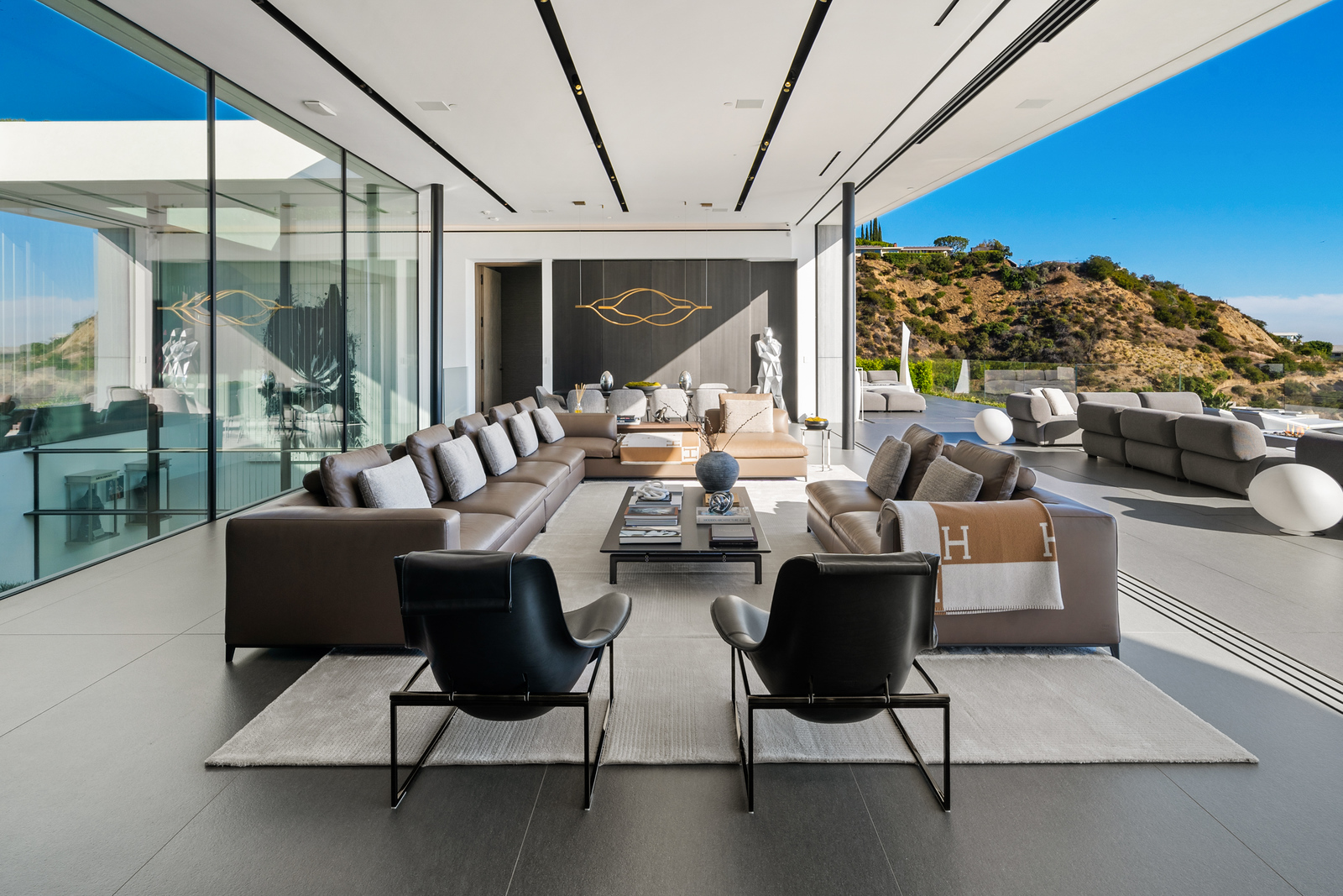 Gotham Estate | Photo 3