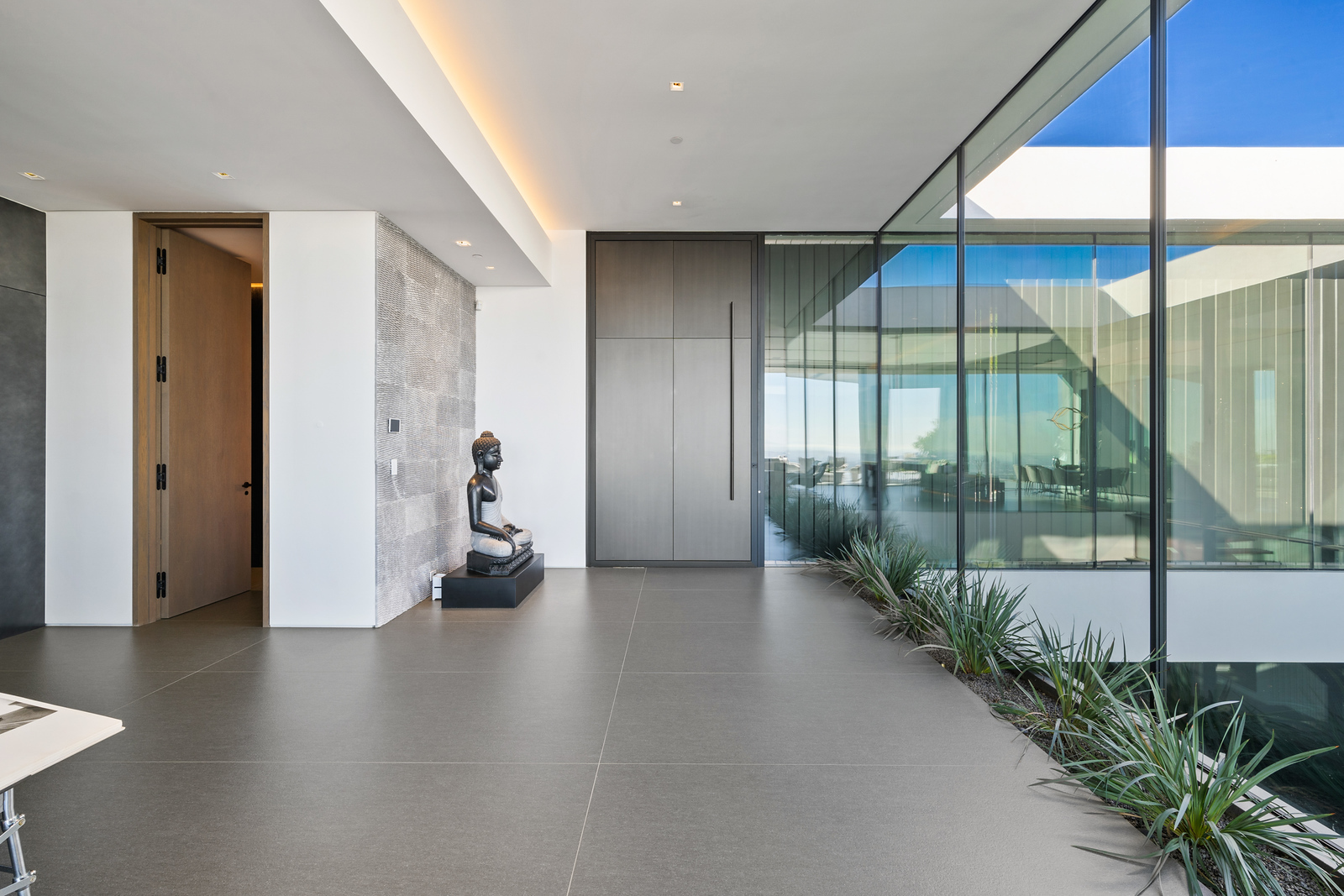 Gotham Estate | Photo 7