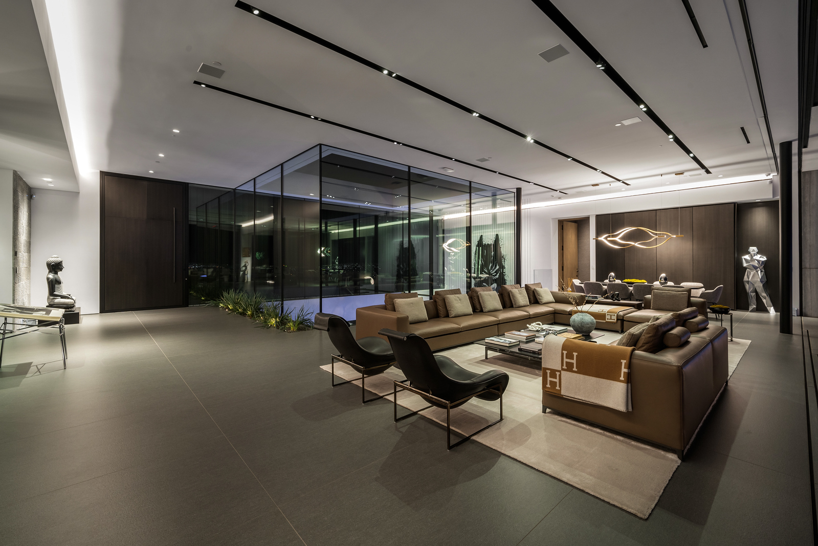 Gotham Estate | Photo 14