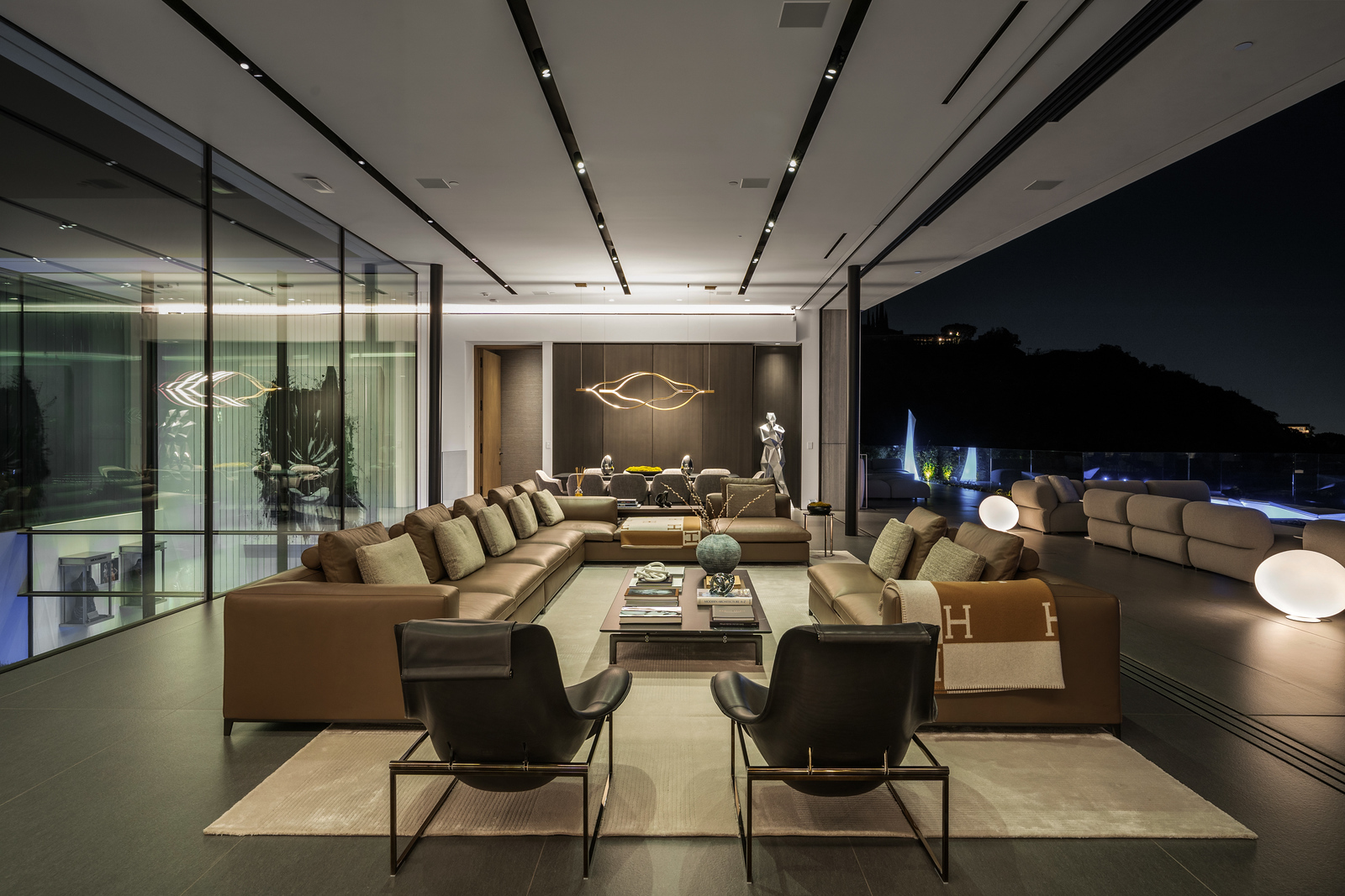 Gotham Estate | Photo 16