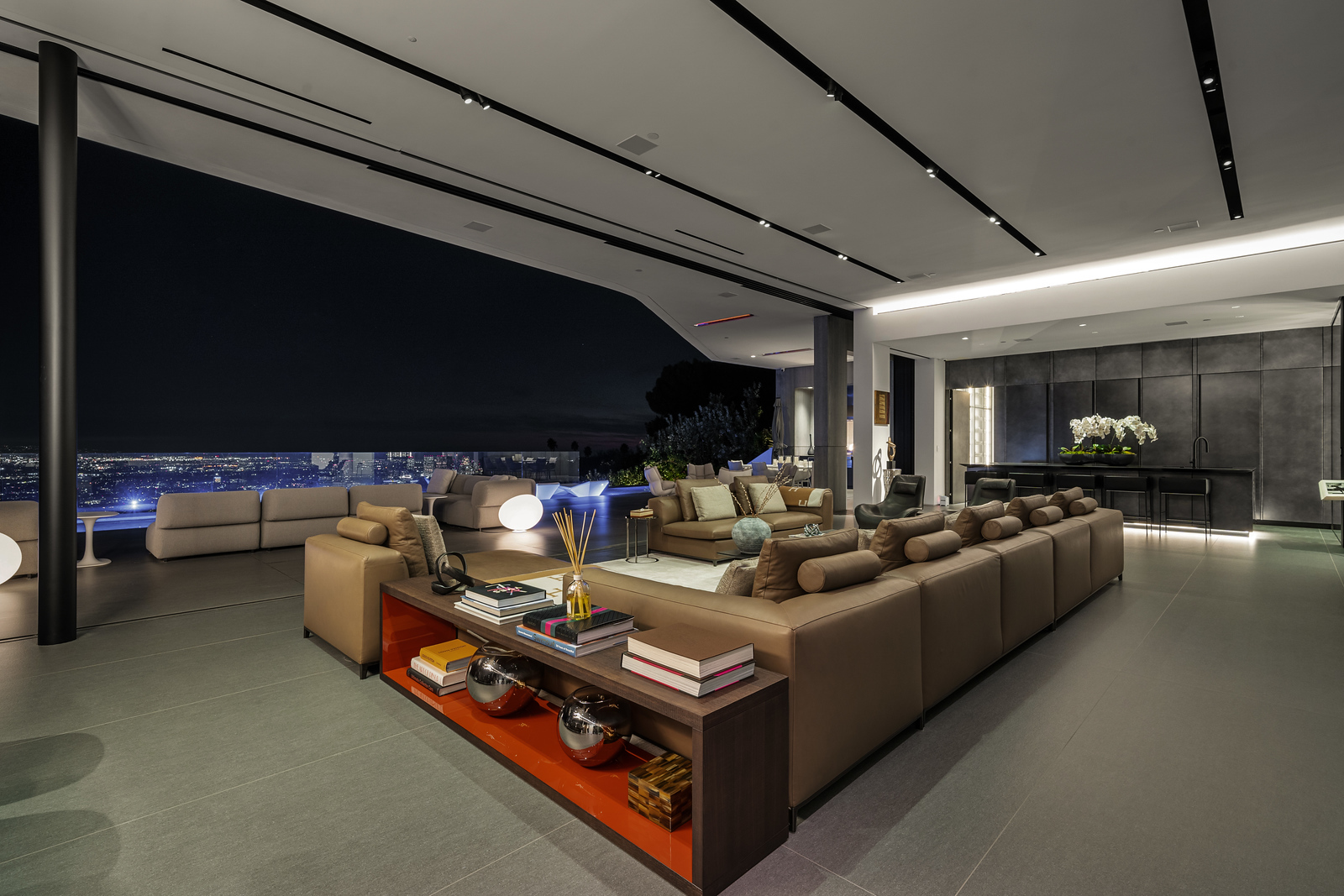 Gotham Estate | Photo 15